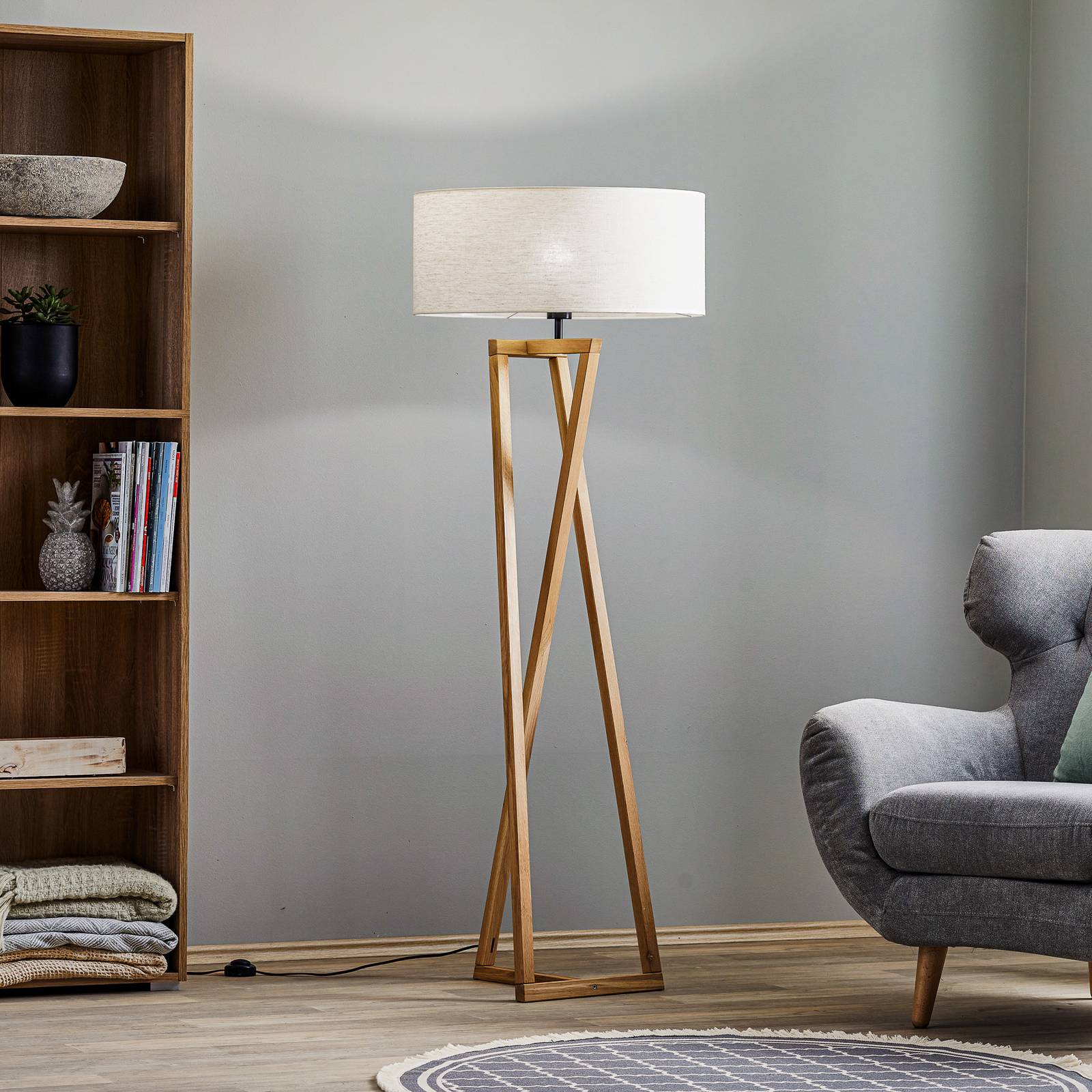 BRITOP Golvlampa Canvas ekträ textilskärm beige