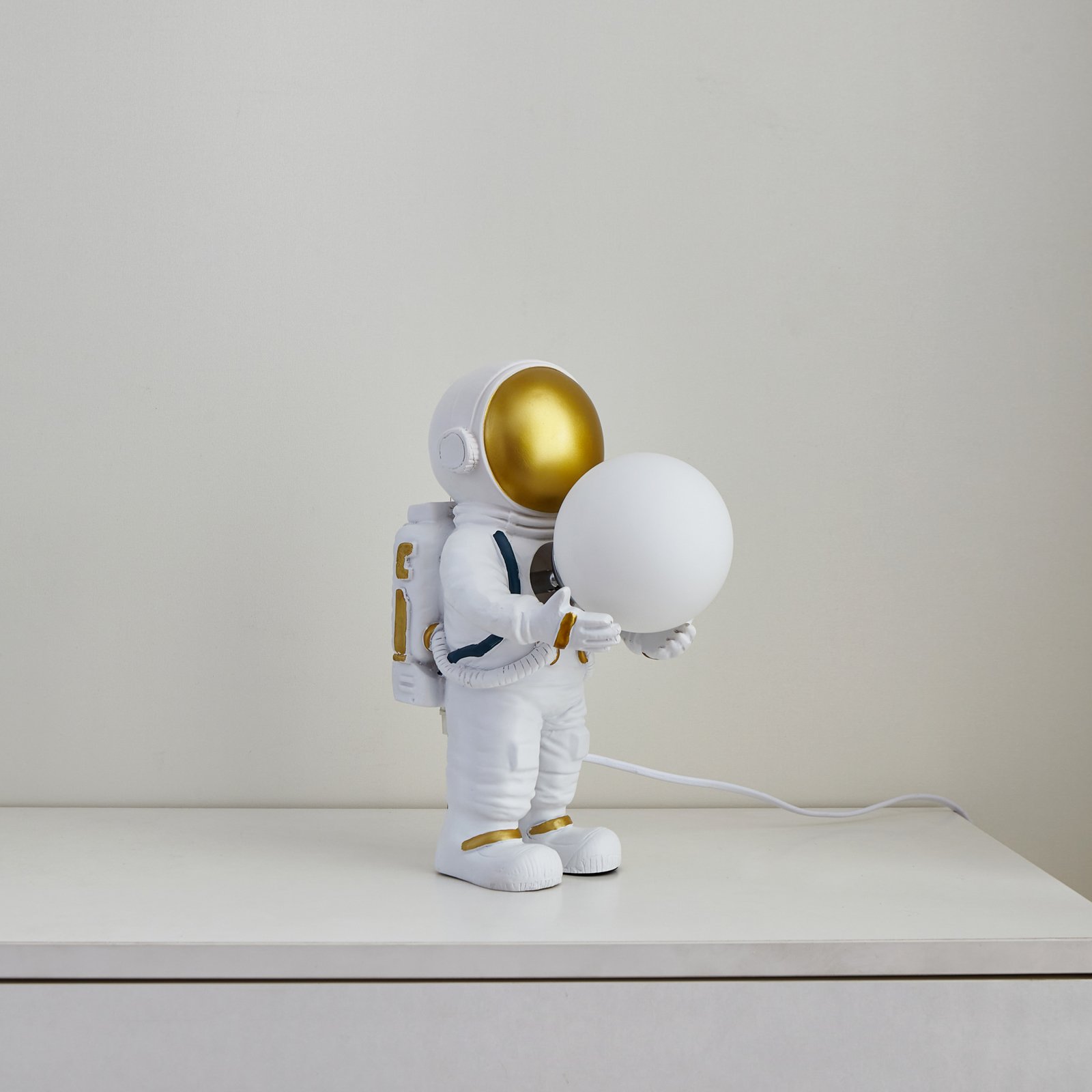 Kosmo Bordlampe Hvit/Guld - Lindby