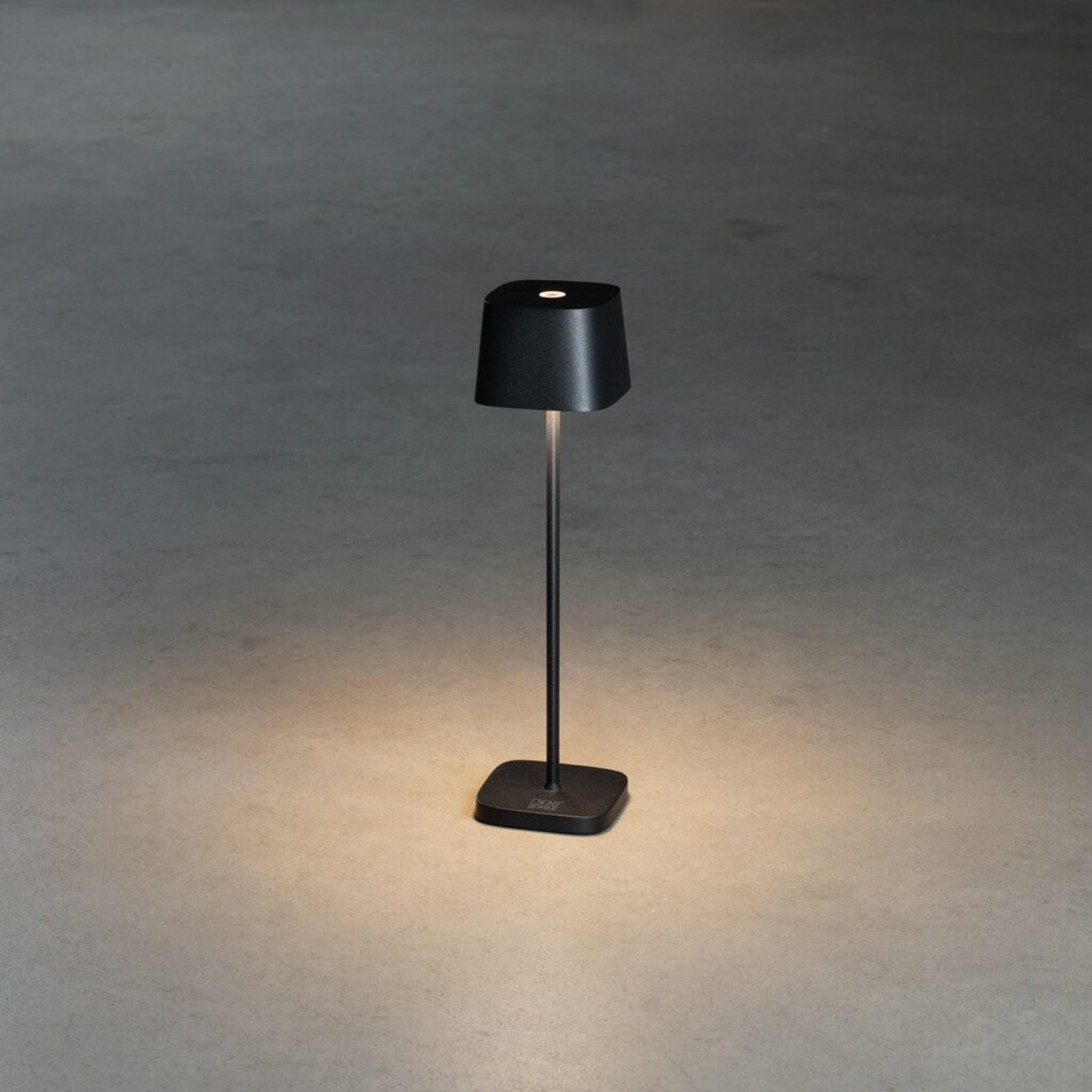LED-pöytälamppu Capri-Mini ulkokäyttöön, musta