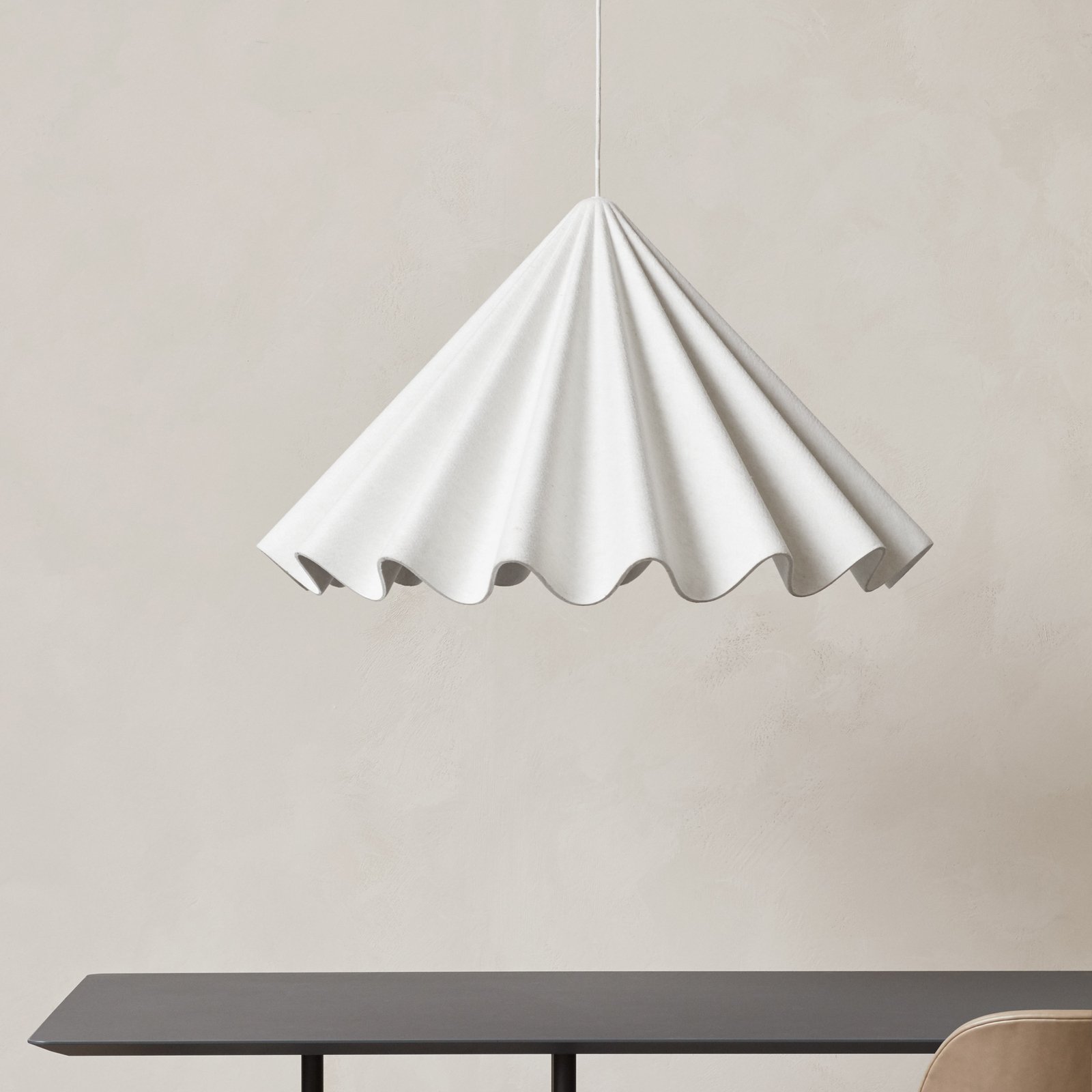 Dancing Taklampa Ø65 Off-White - Audo Copenhagen