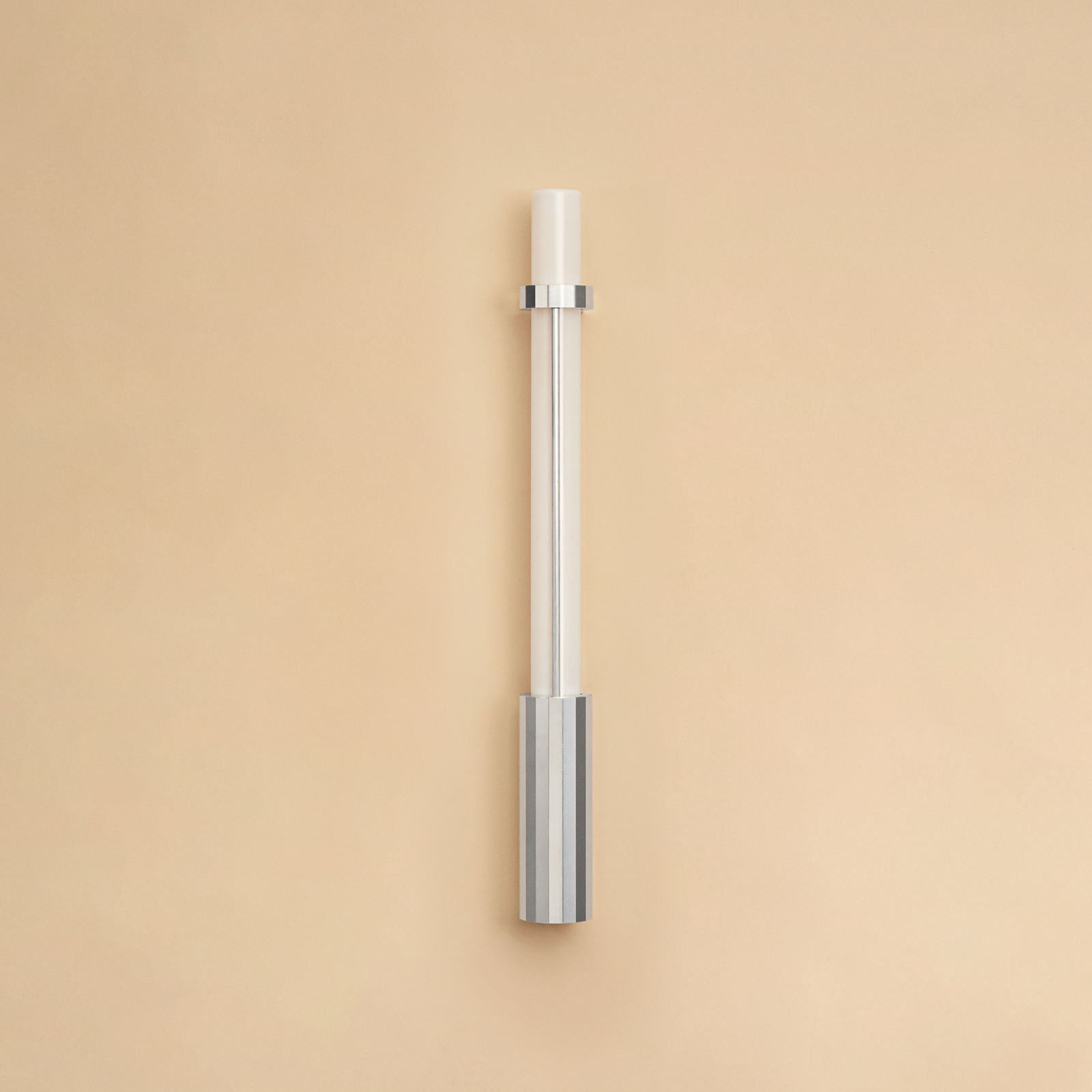 Applique murale LED « In Fine », argent, hauteur 65 cm, IP65 - DCW Applique murale LED « In Fine », argent, hauteur 65 cm, IP65 - DCW