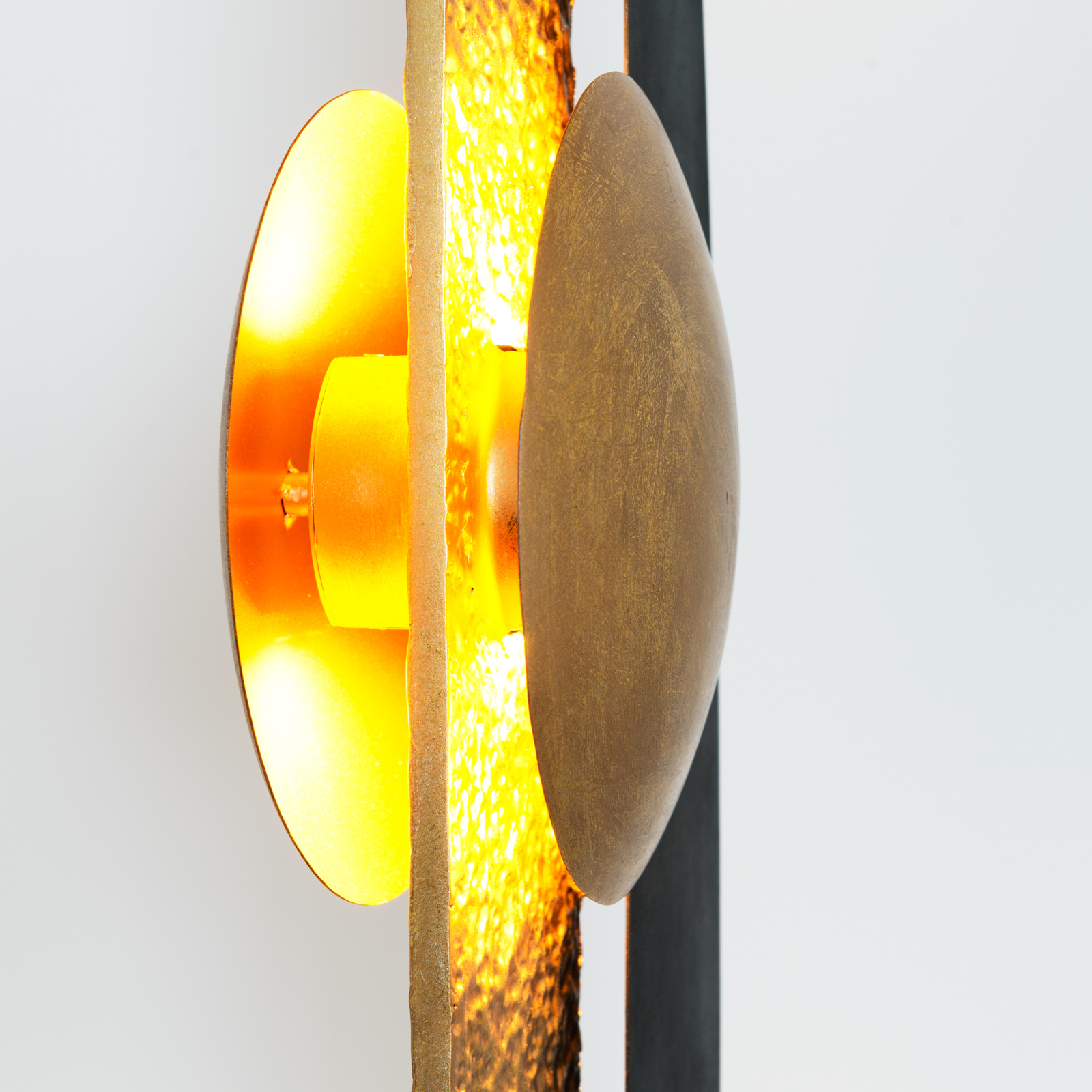 Candeeiro de pé LED La Presa indireto dourado/preto/castanho