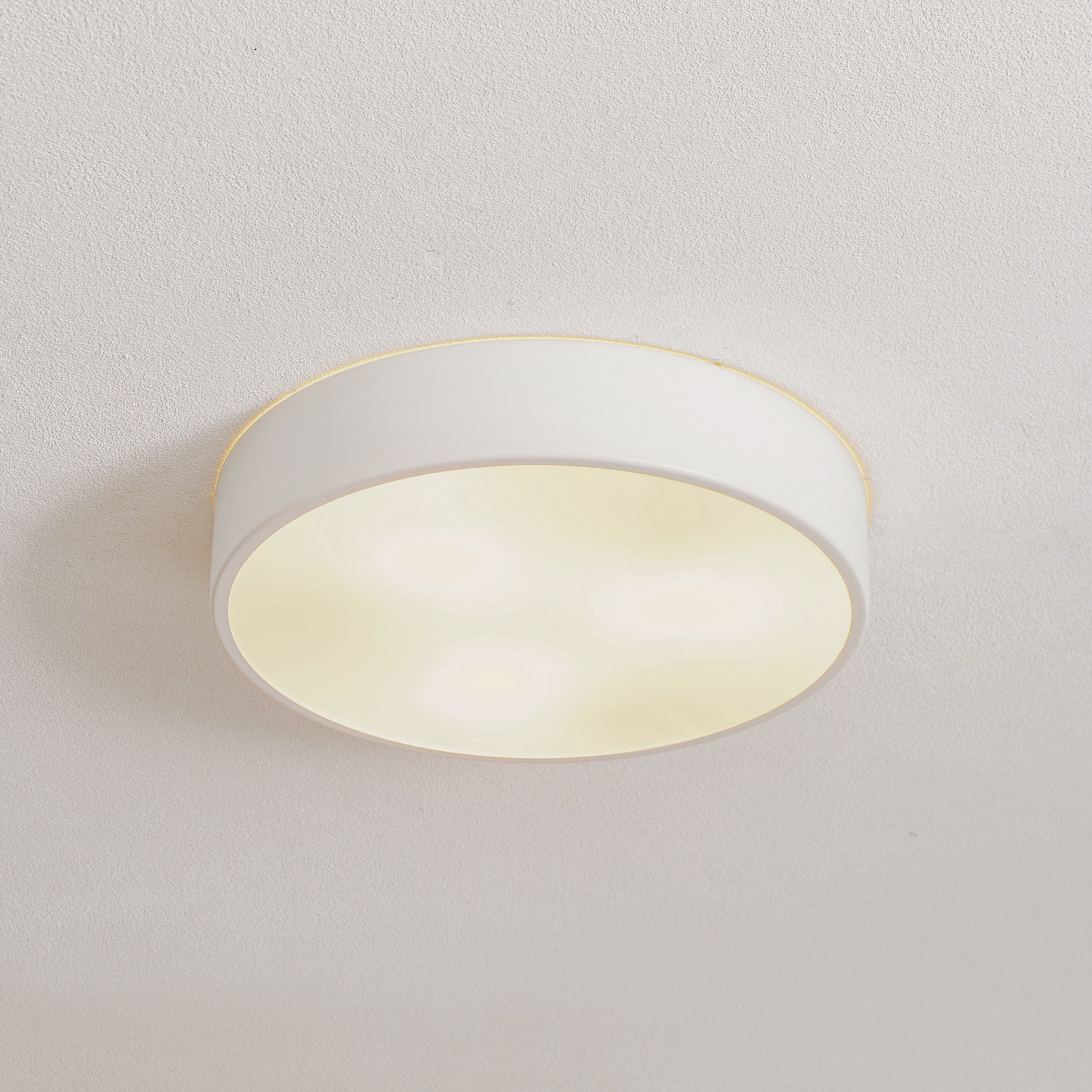 Cleo 400 mennyezeti világítás, IP54, Ø 40 cm, fehér