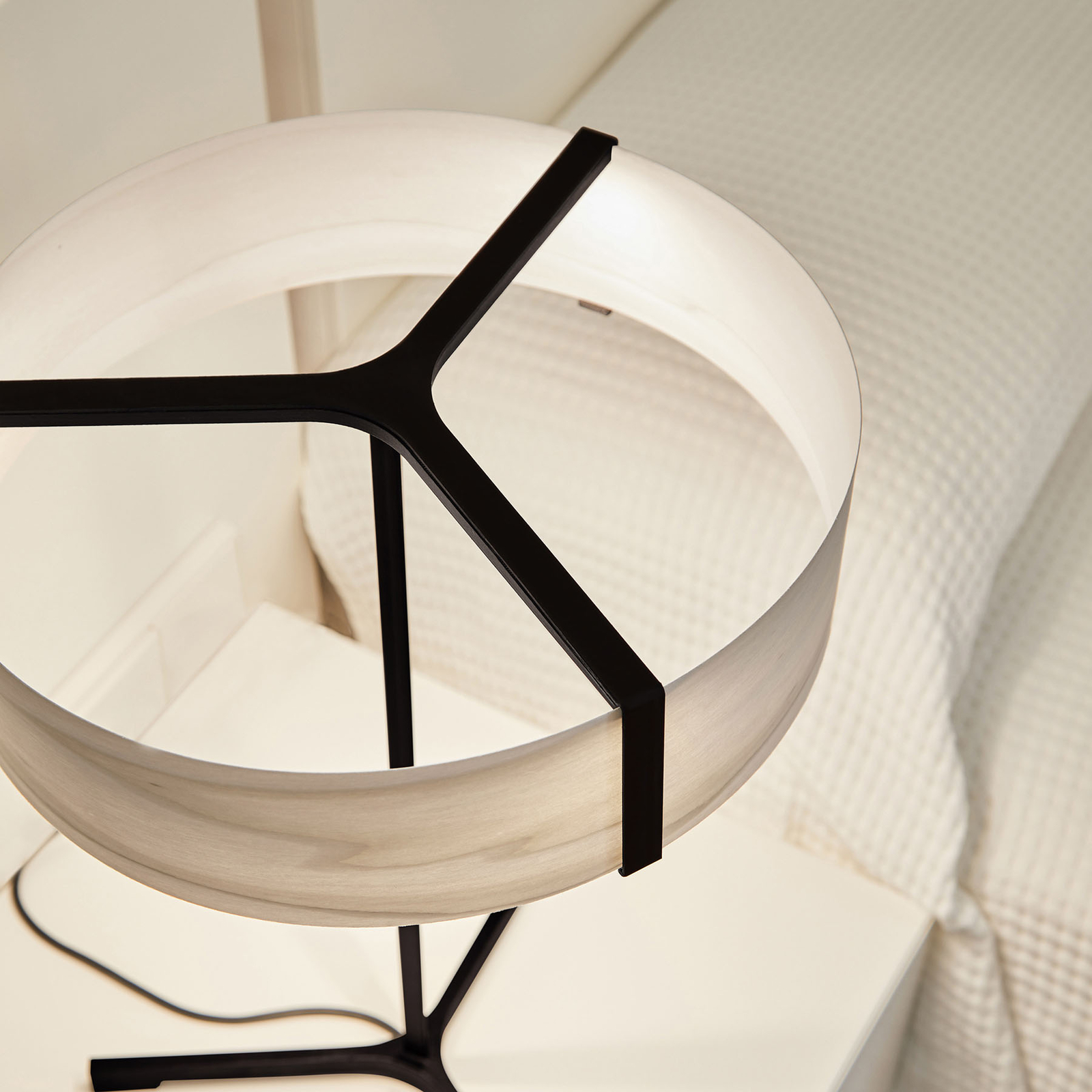 LZF Thesis LED-Tischleuchte mit Touch-Dimmer