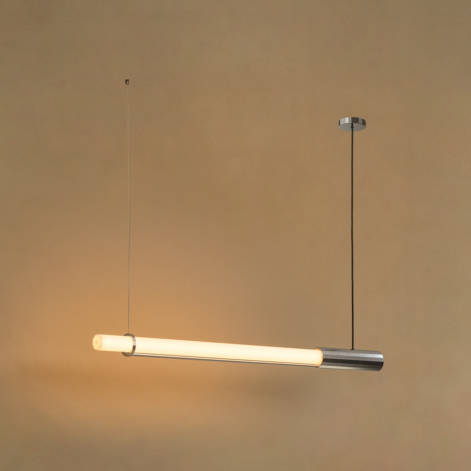 Lampada LED a sospensione In Fine, argento, lunghezza 105 cm - DCW
