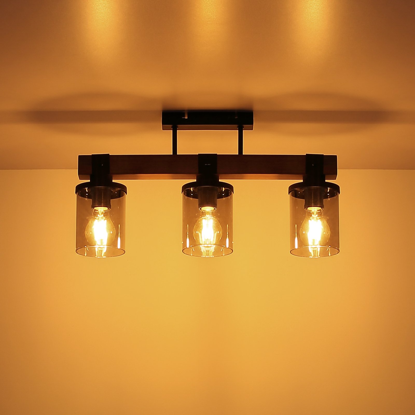 Vijolična stropna svetilka z lesenimi tramovi, različica s tremi lučmi