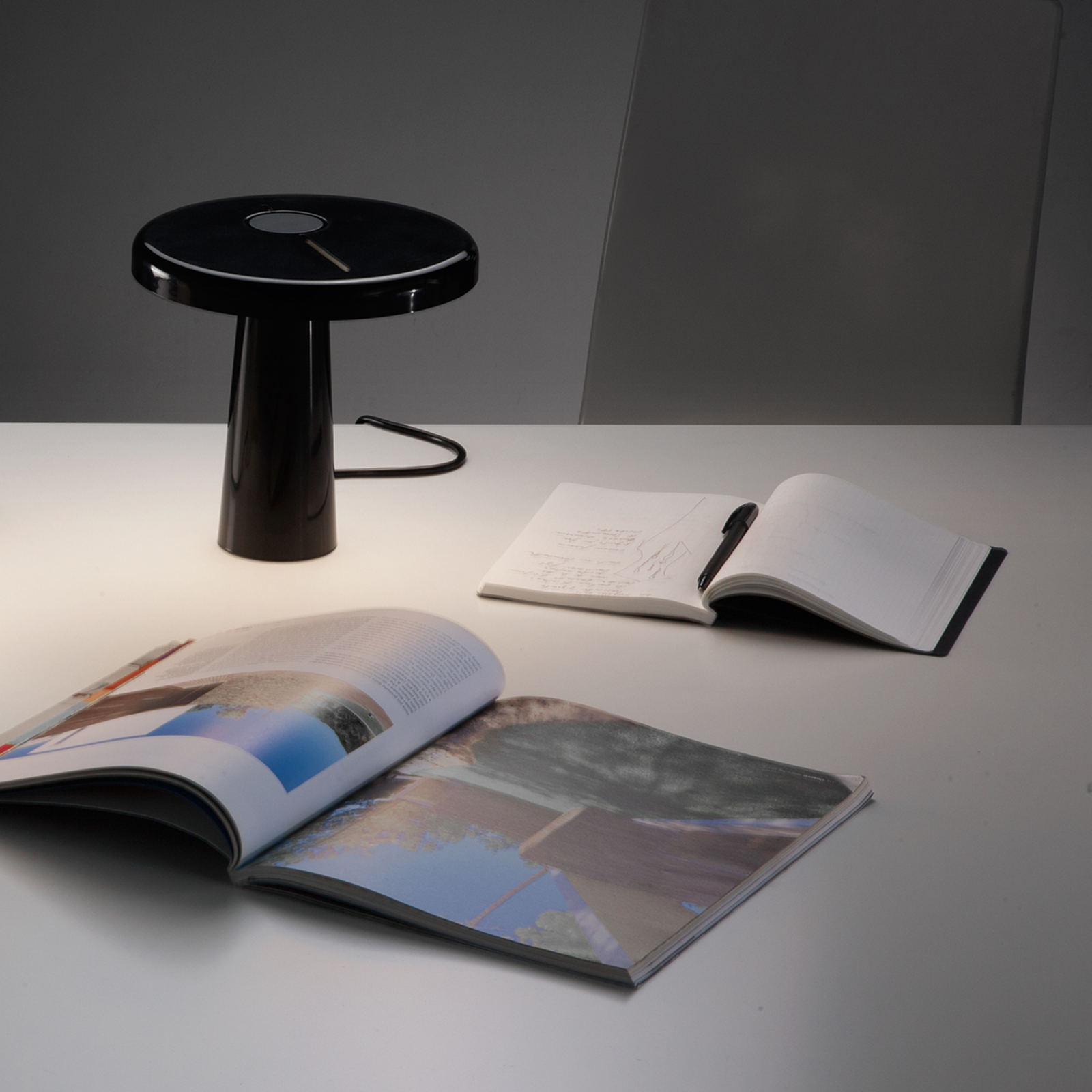 Martinelli Luce Hoop - lámpara de mesa LED, negro