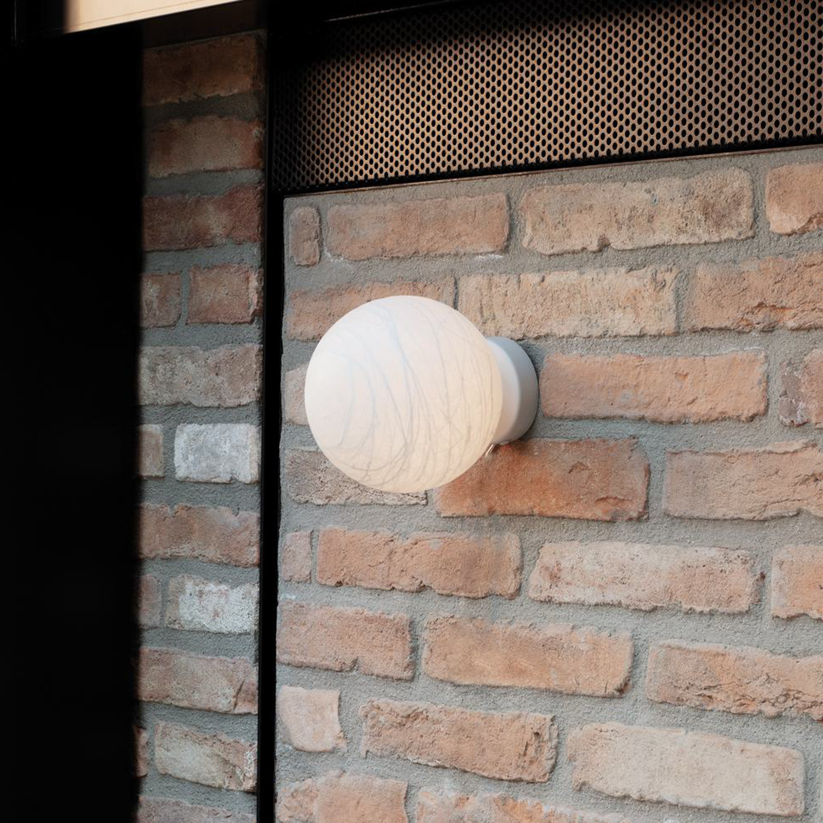 Ideal Lux Carta wall light, white, plastic, Ø 10 cm