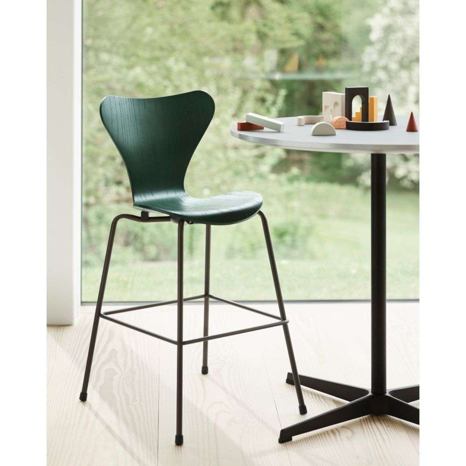 Series 7 Junior Chair Evergreen - Fritz Hansen