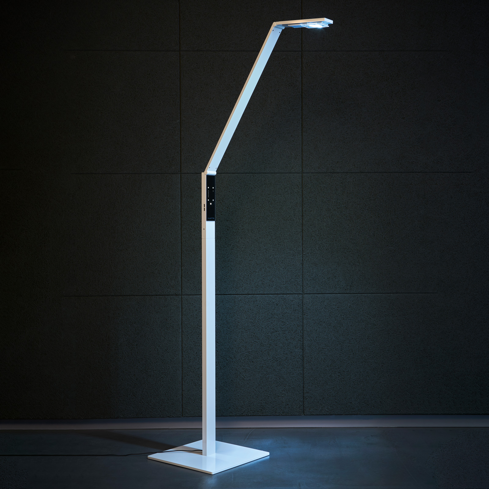 Luctra Floor Linear LED floor lamp white, for Workroom / Office, aluminium, zinc, steel, glass, plastic, 10.5 W, energy efficiency: A+, L: 70 cm, W: 38 cm, H: 190 cm