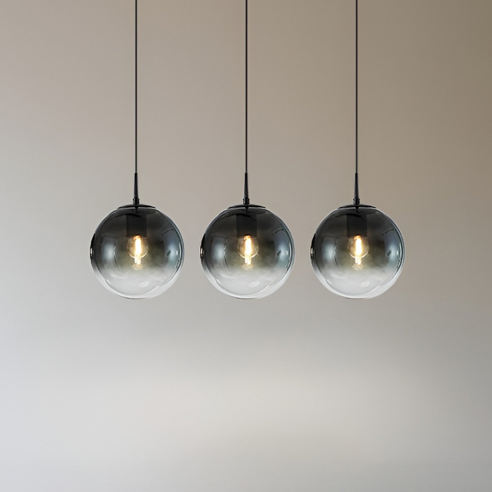 Lucande piekaramā lampa Veloura, 3-degļu, 84 cm, stikls, koks
