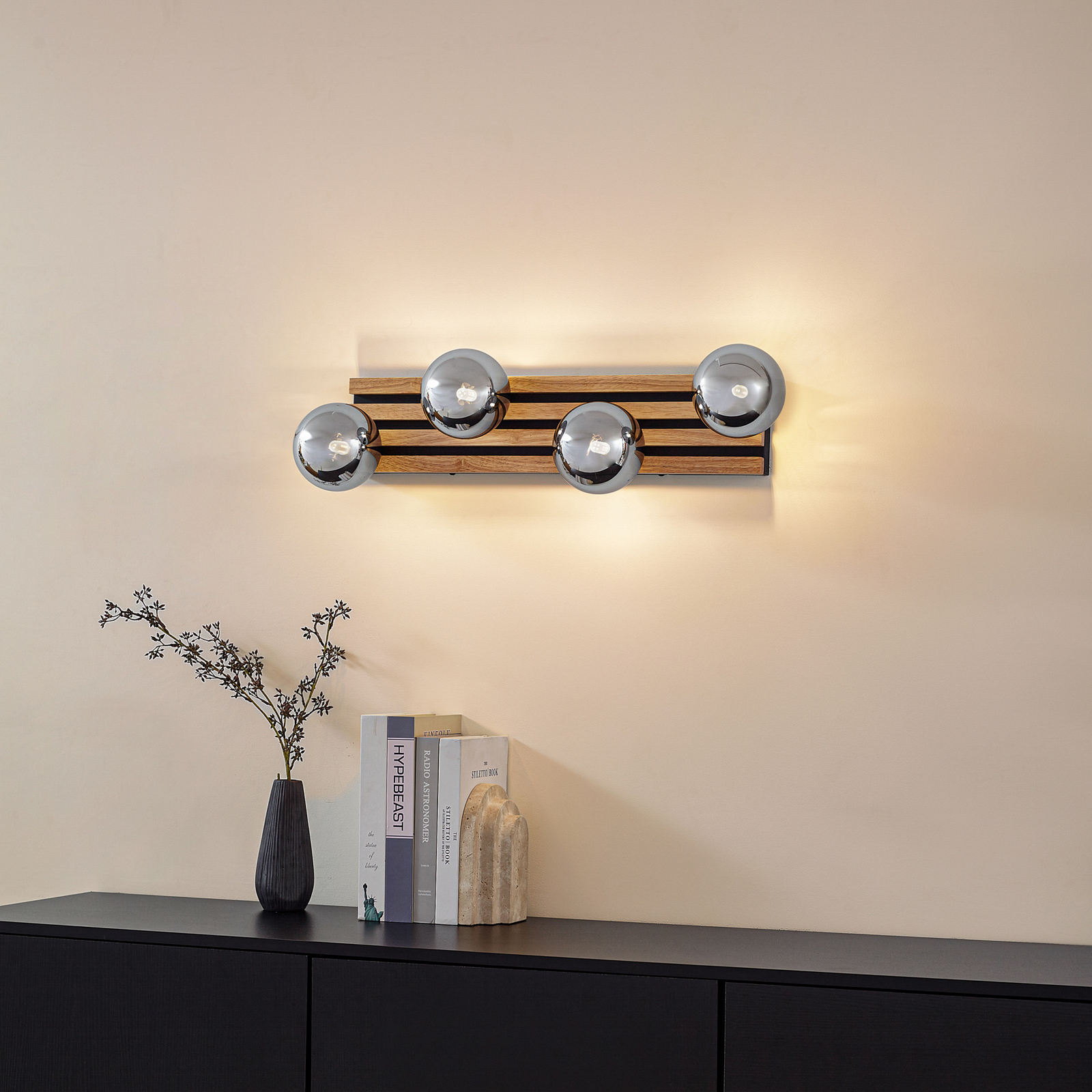 Lindby vägglampa Woodora, trä, glas, rökgrå, 4 lampor