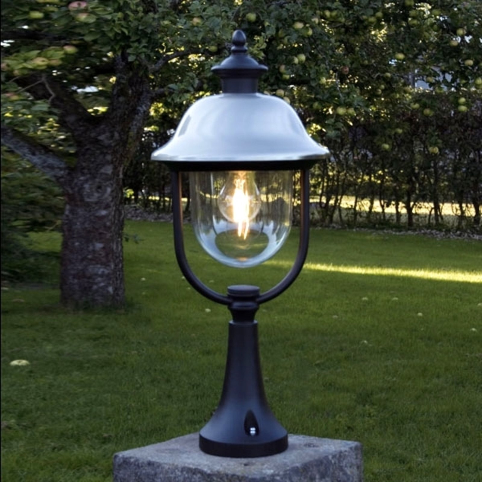 Konstmide Pillar light Parma with stainless steel roof, stainless steel, aluminium, acrylic glass, E27, 75 W, energy efficiency: A++, H: 52 cm