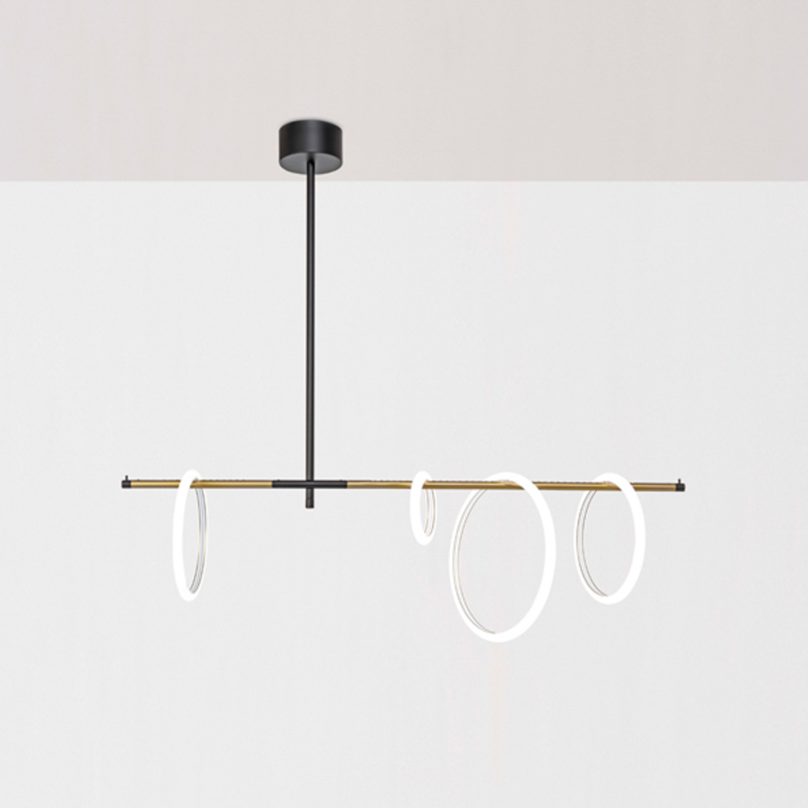 LED-Hängeleuchte Ulaop, vier Ringe
