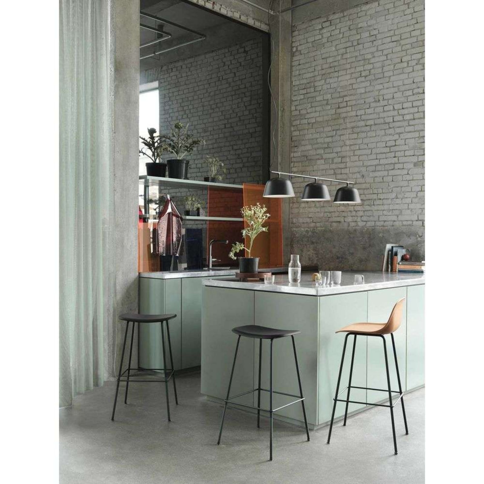 Ambit Rail Taklampa Dusty Green Muuto - K&ouml;k - Aluminium