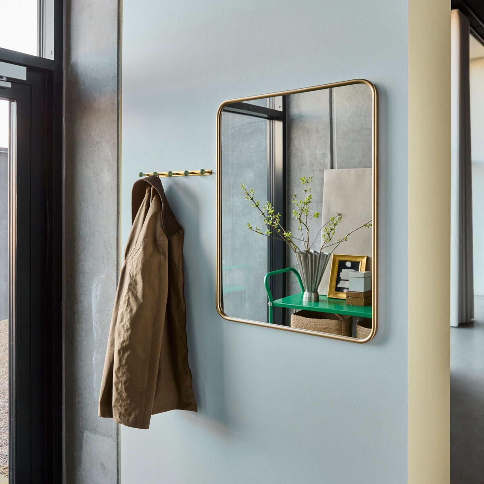 Specchio da parete HDMirror, dorato, 80 x 60 cm - House Doctor