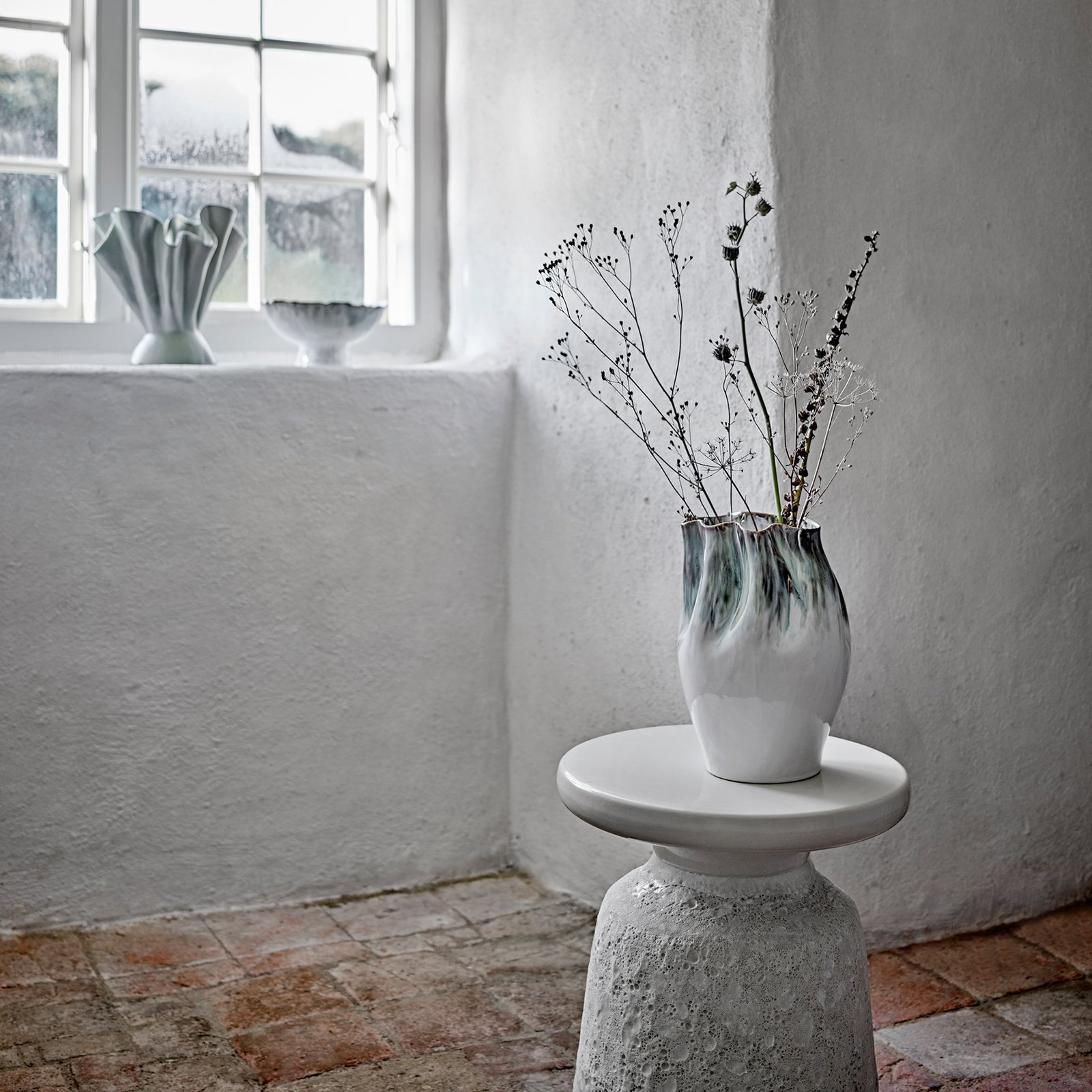 Nisha Vase, Steingut, grün, Höhe 30 cm - BLOOMINGVILLE Nisha Vase, Steingut, grün, Höhe 30 cm - BLOOMINGVILLE