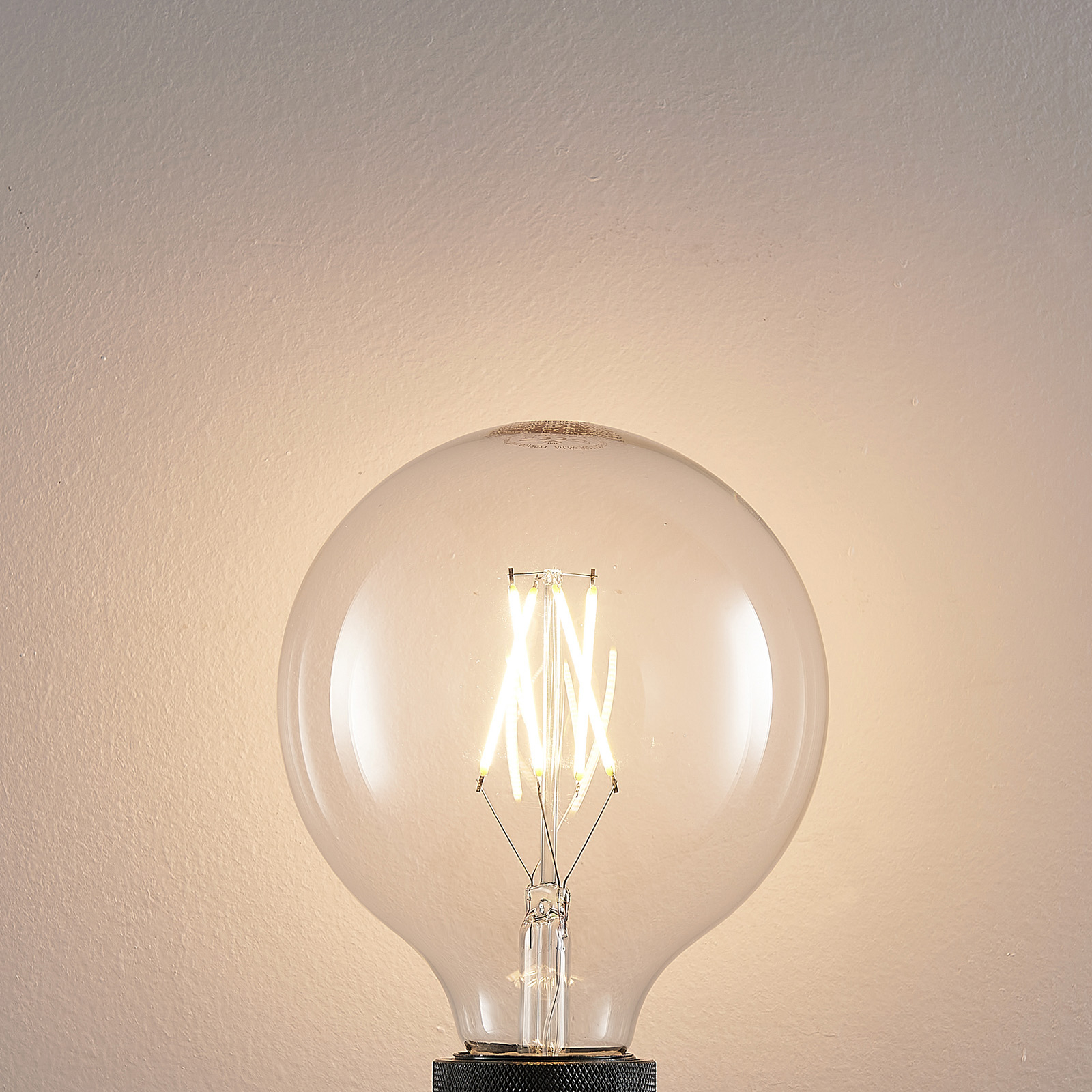 LED lamp E27 6W 2.700K G125 bollamp filament
