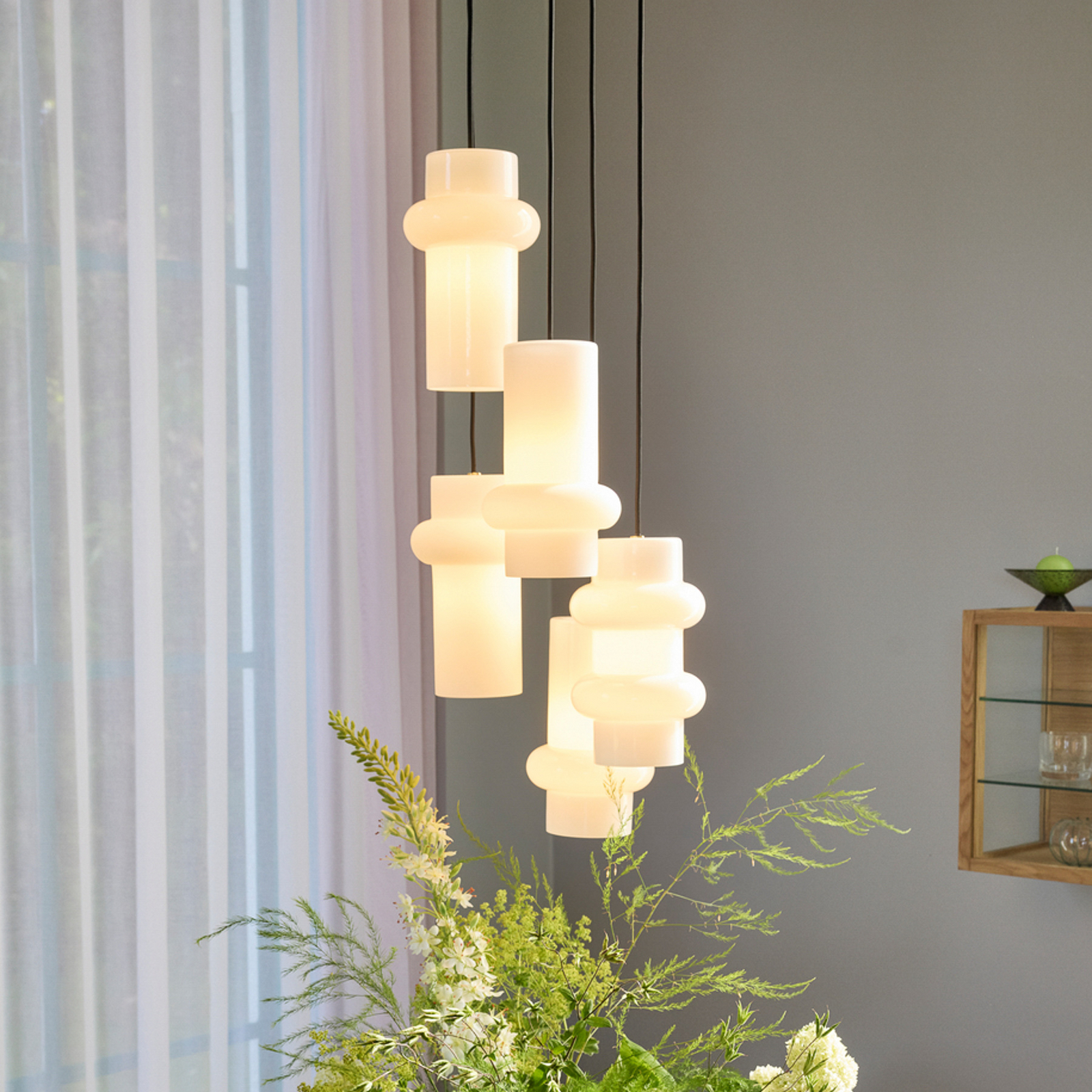 Pilule Down hänglampa, mattvit, Ø 15 cm – Hübsch