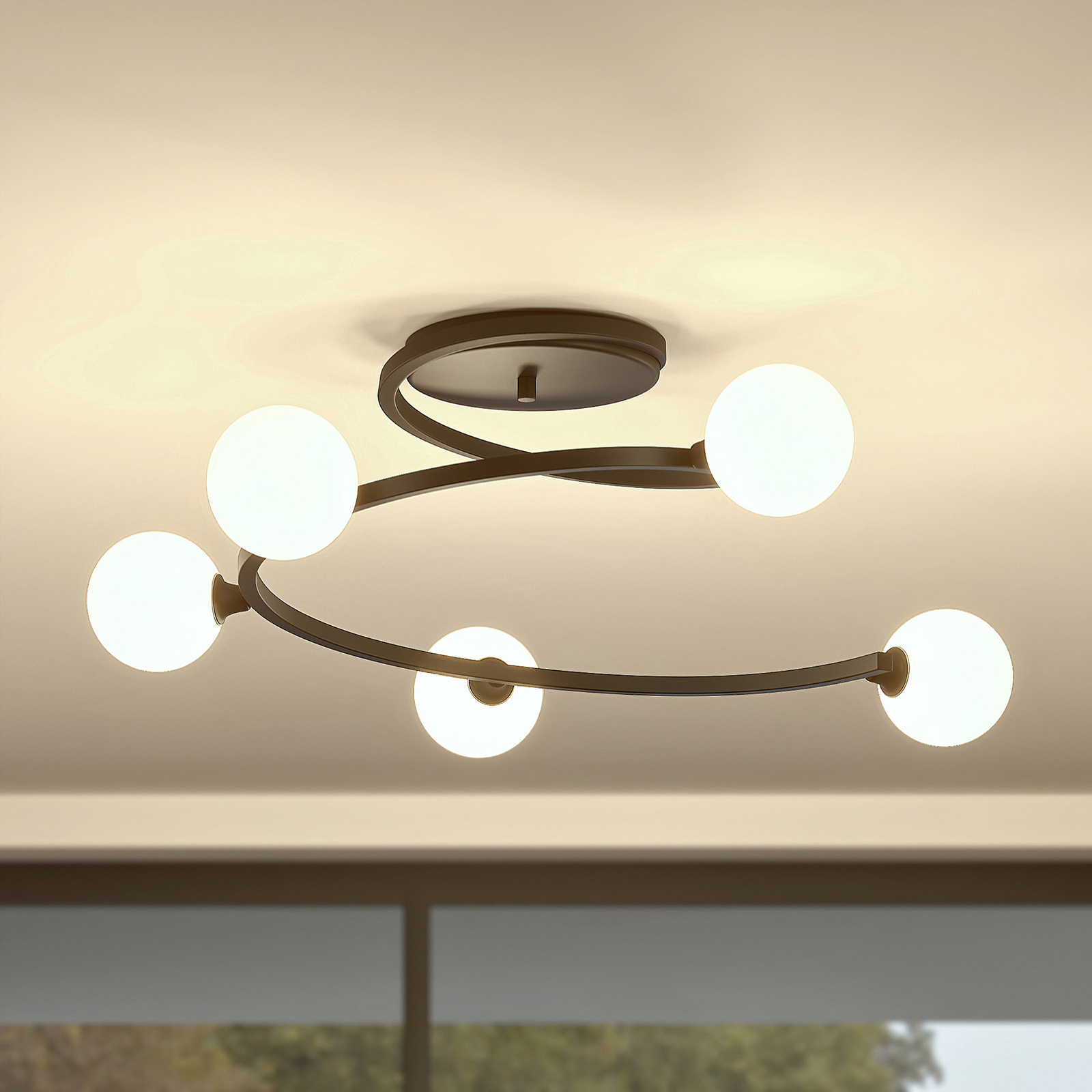 Lucande Chenoa plafondlamp in spiraalvorm