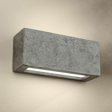 Aus Beton gegossene Wandleuchte Proof
