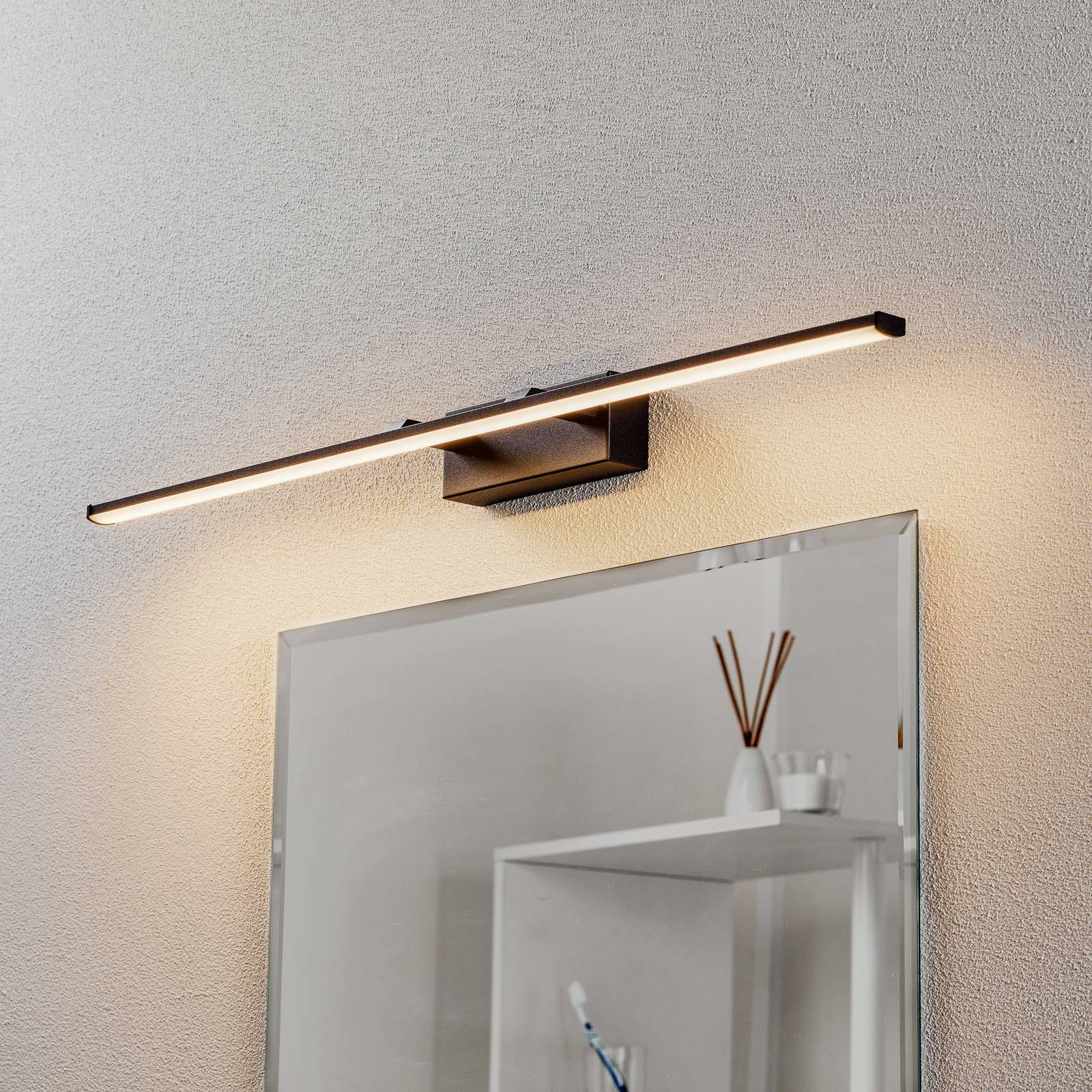 Fabas Luce LED-vägglampa Nala svart bredd 75 cm