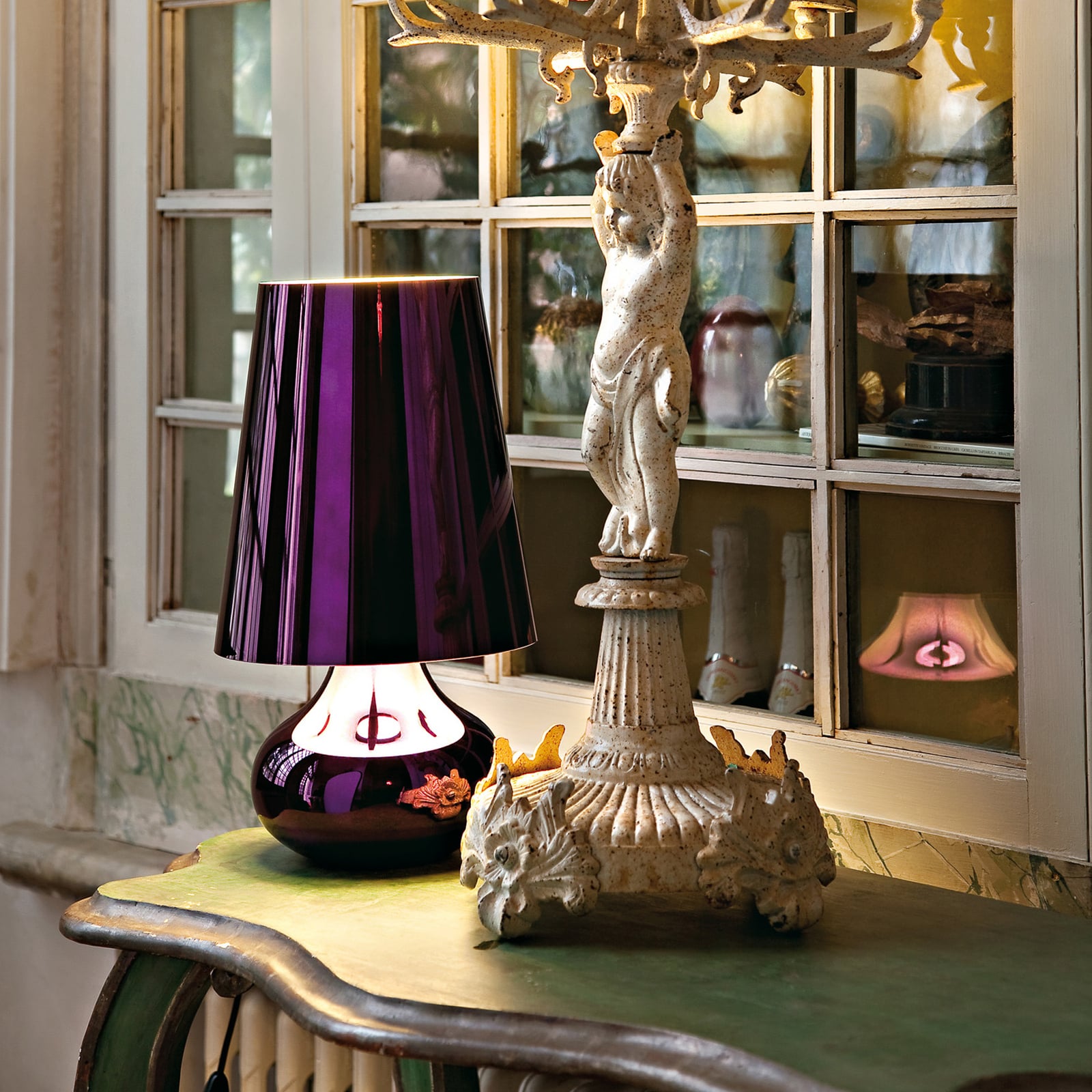 Cindy LED-Tischleuchte, violett metallic - Kartell