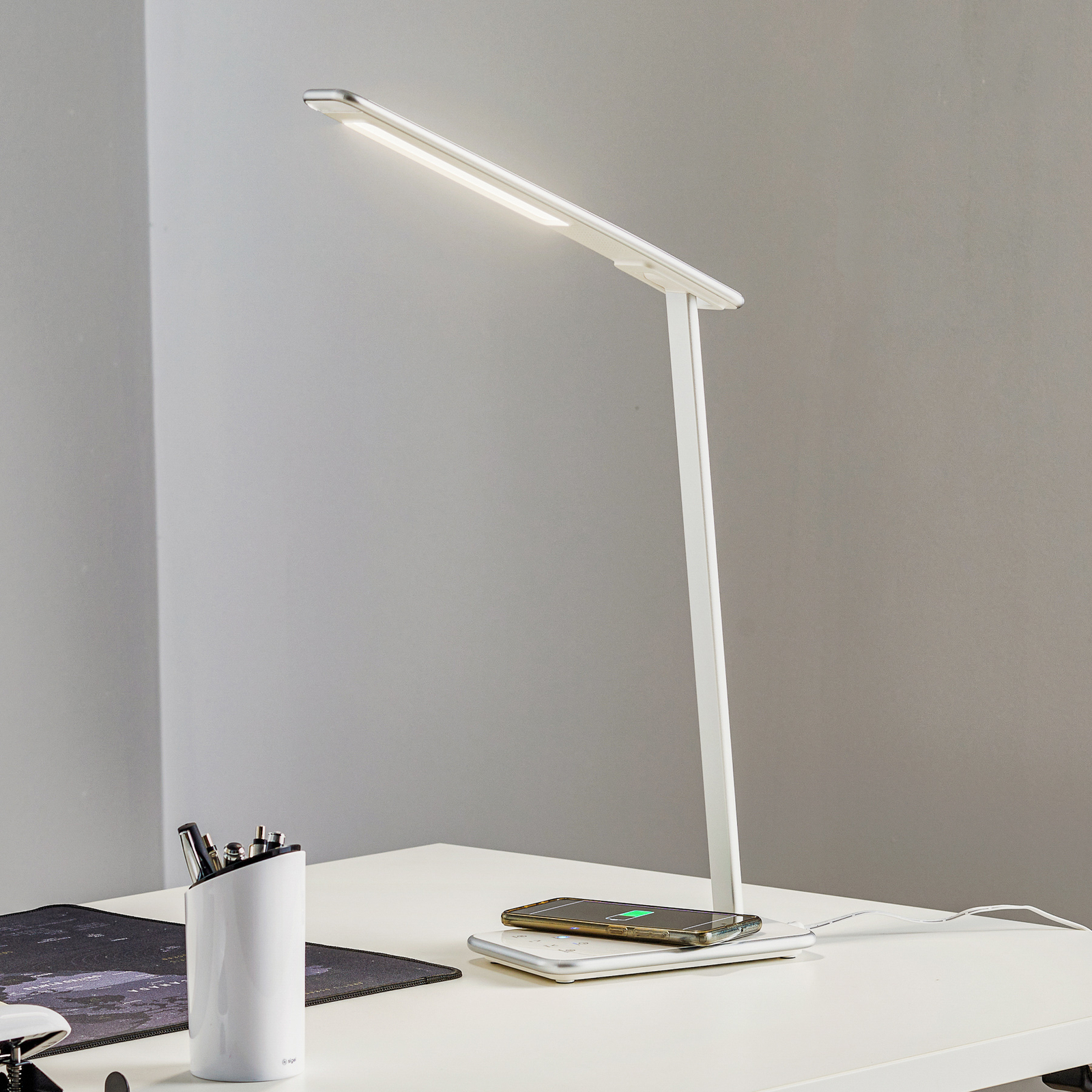 Lampa biurkowa LED Orbit z indukcją srebrna
