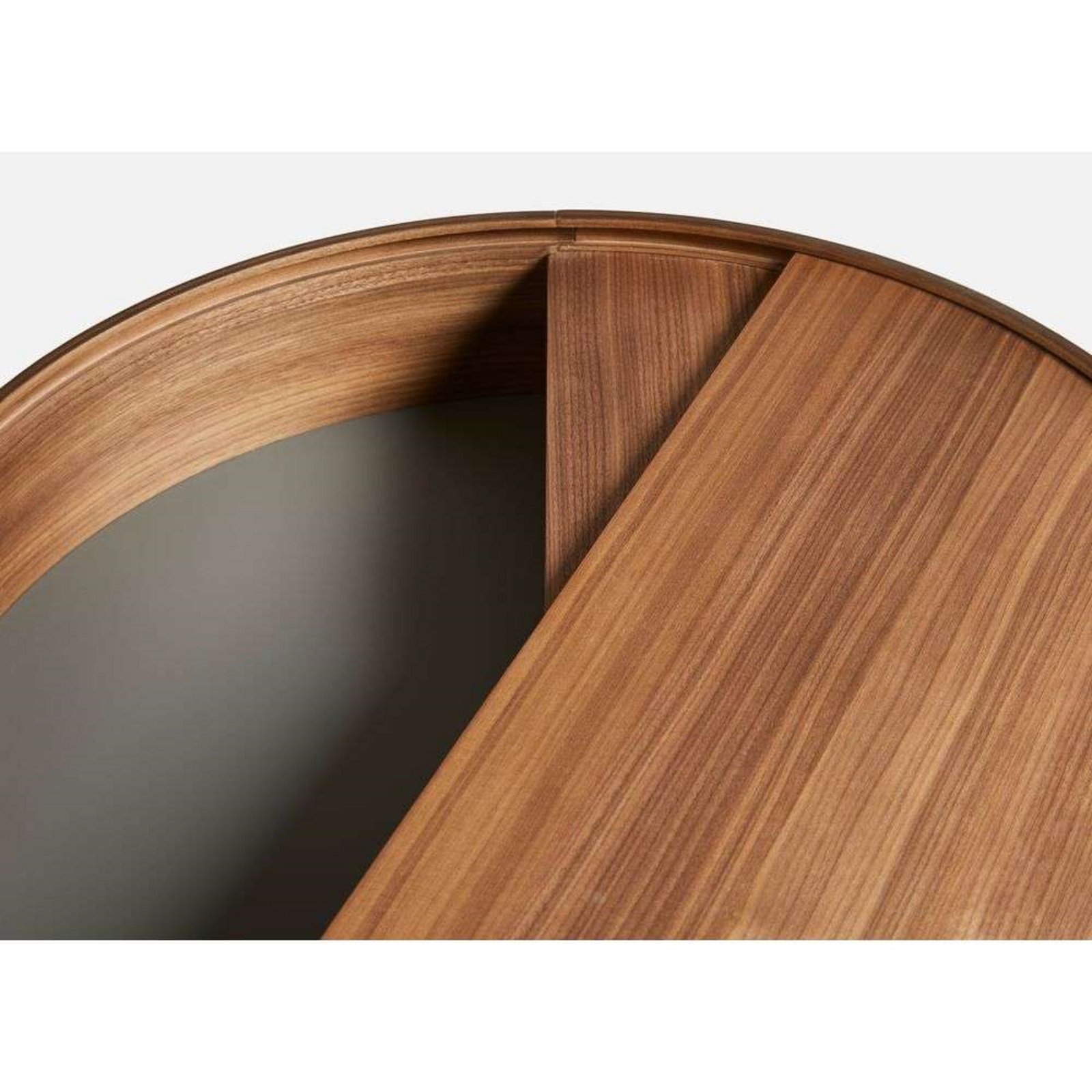 Arc Coffee Table Ø66 Walnut - Woud