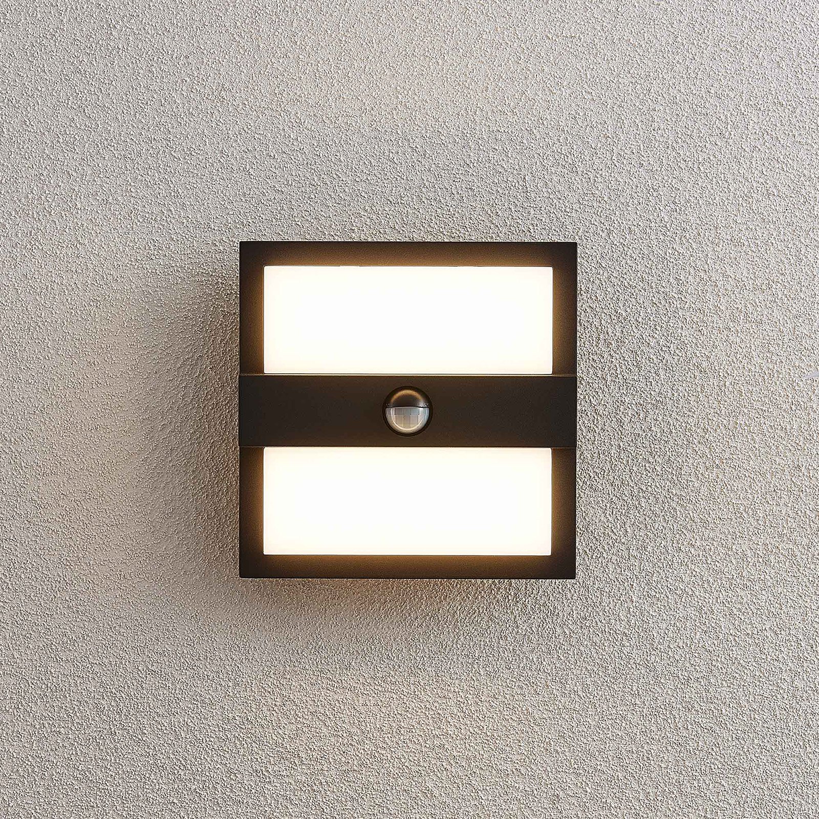 Gylfi Outdoor Wall Lamp w/Sensor Graphite/White - Lucande