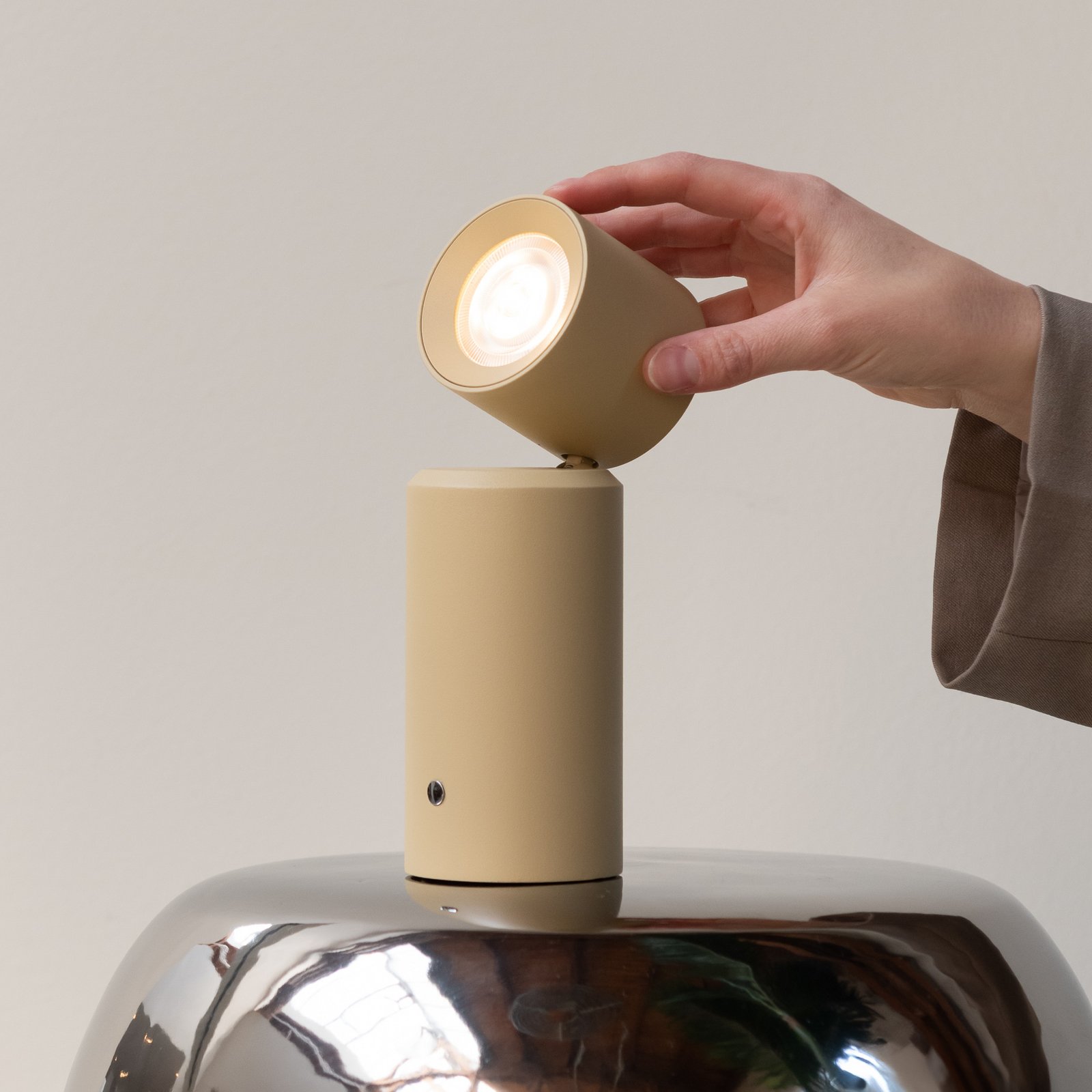 IT'S ABOUT ROMI LED-Akkutischlampe Milan, beige, 19 cm