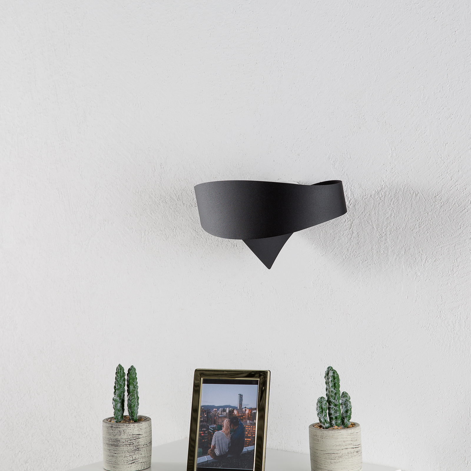 Schwarze Designer Wandleuchte Scudo Schwarze Designer Wandleuchte Scudo