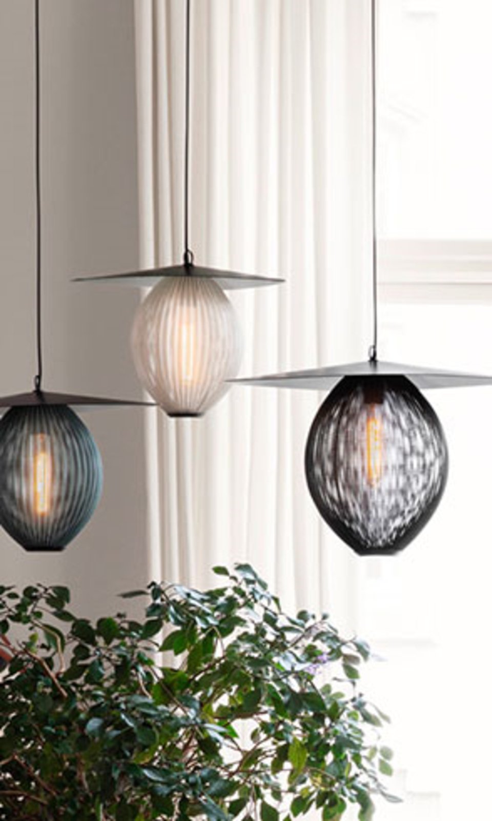 Satellite Pendant L Midnight Black - GUBI