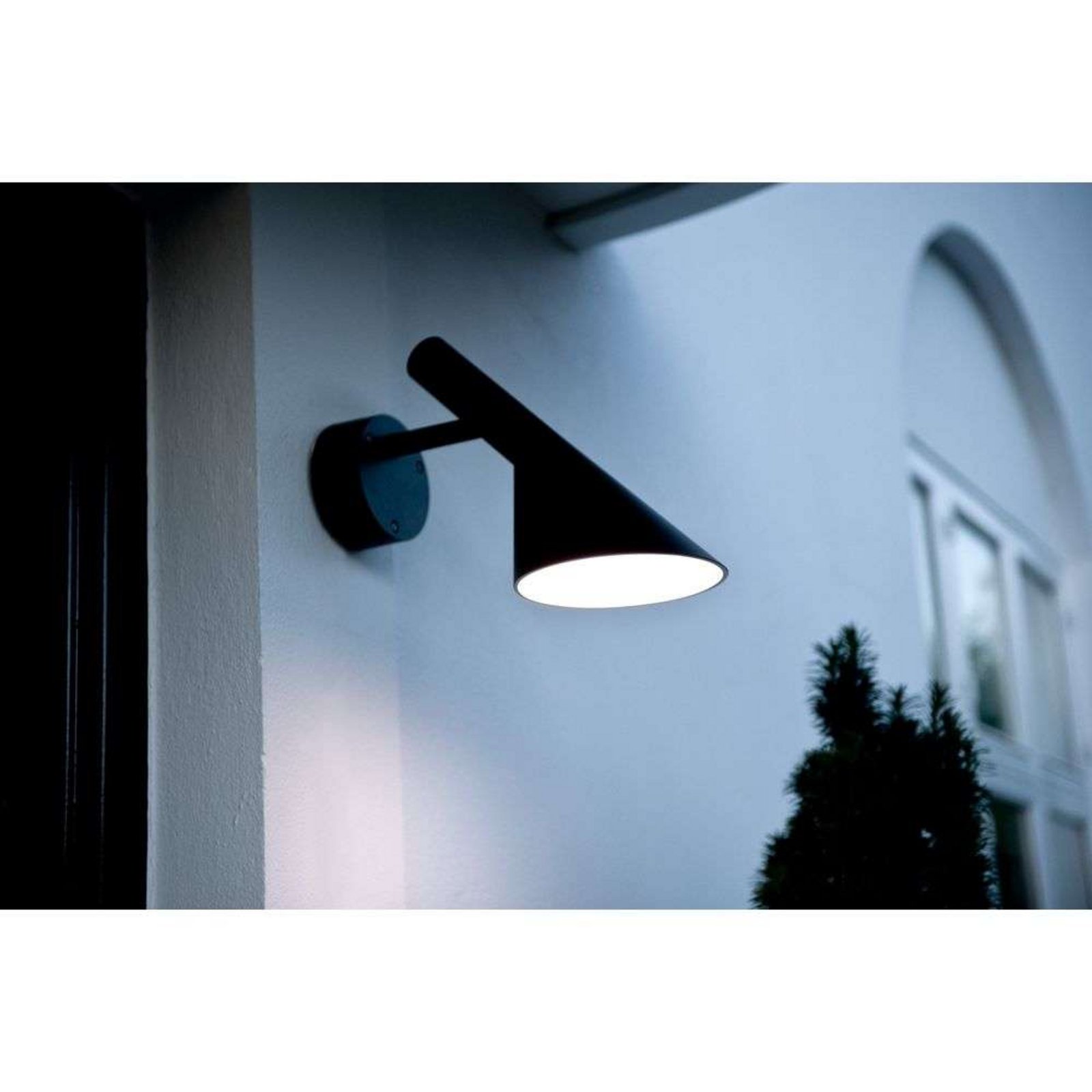 AJ 50 Wall Lamp Black - Louis Poulsen