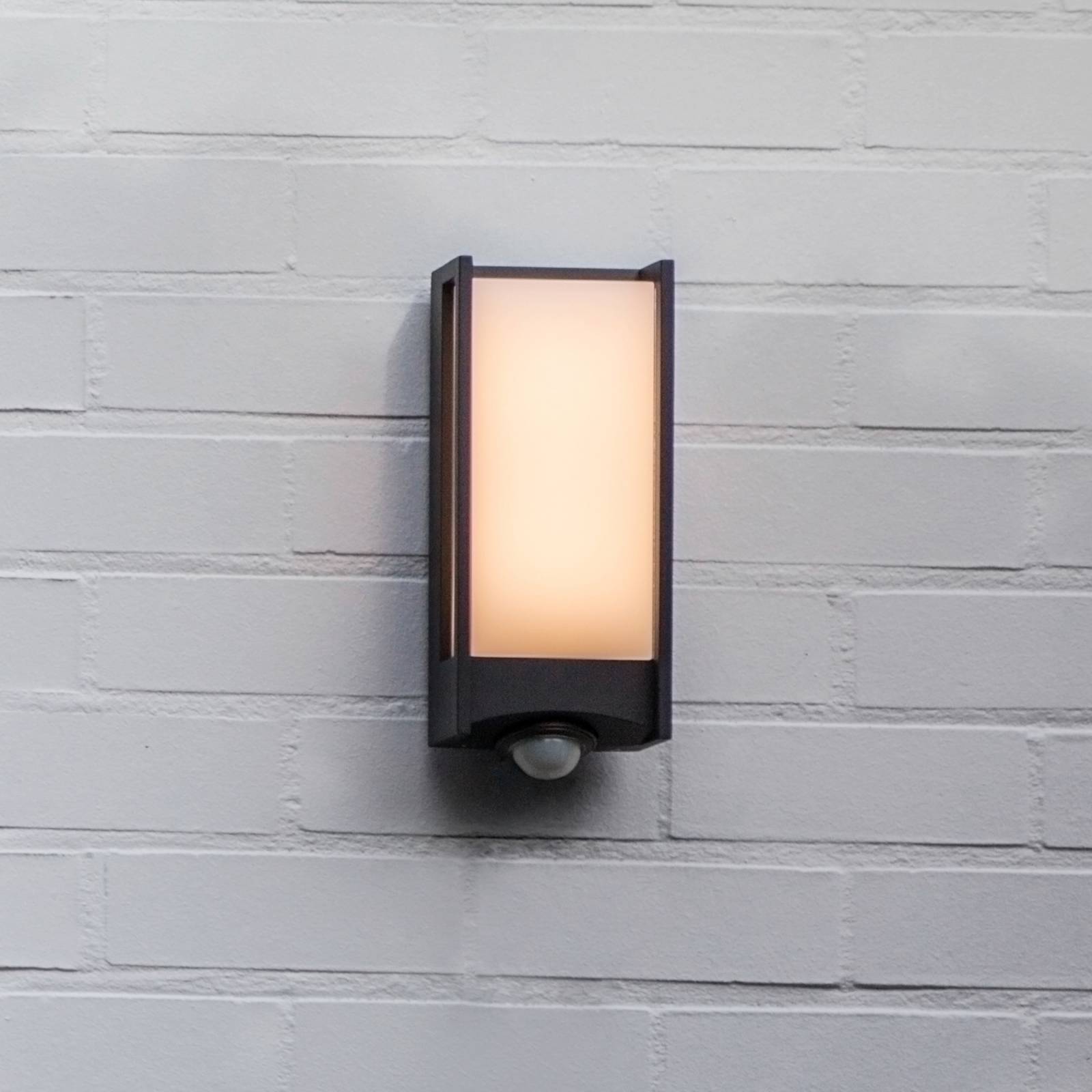 QUBO utendørs LED-vegglampe, mørkegrå, høyde 27 cm, IP54