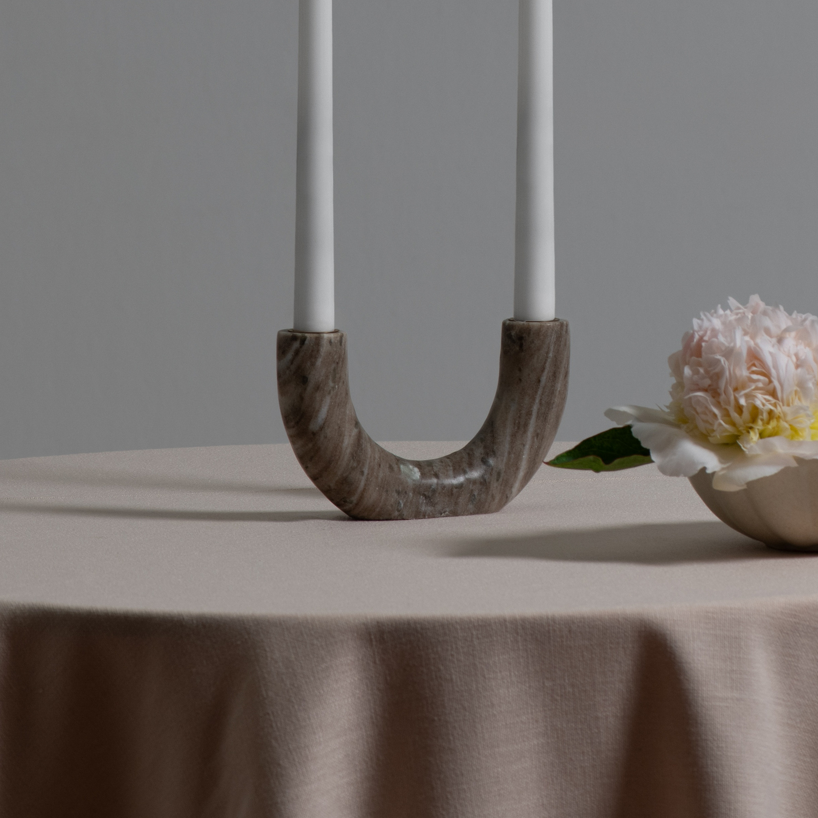 Kandelaar MARBLE DOUBLE voor taps toelopende kaarsen - Uyuni Lighting