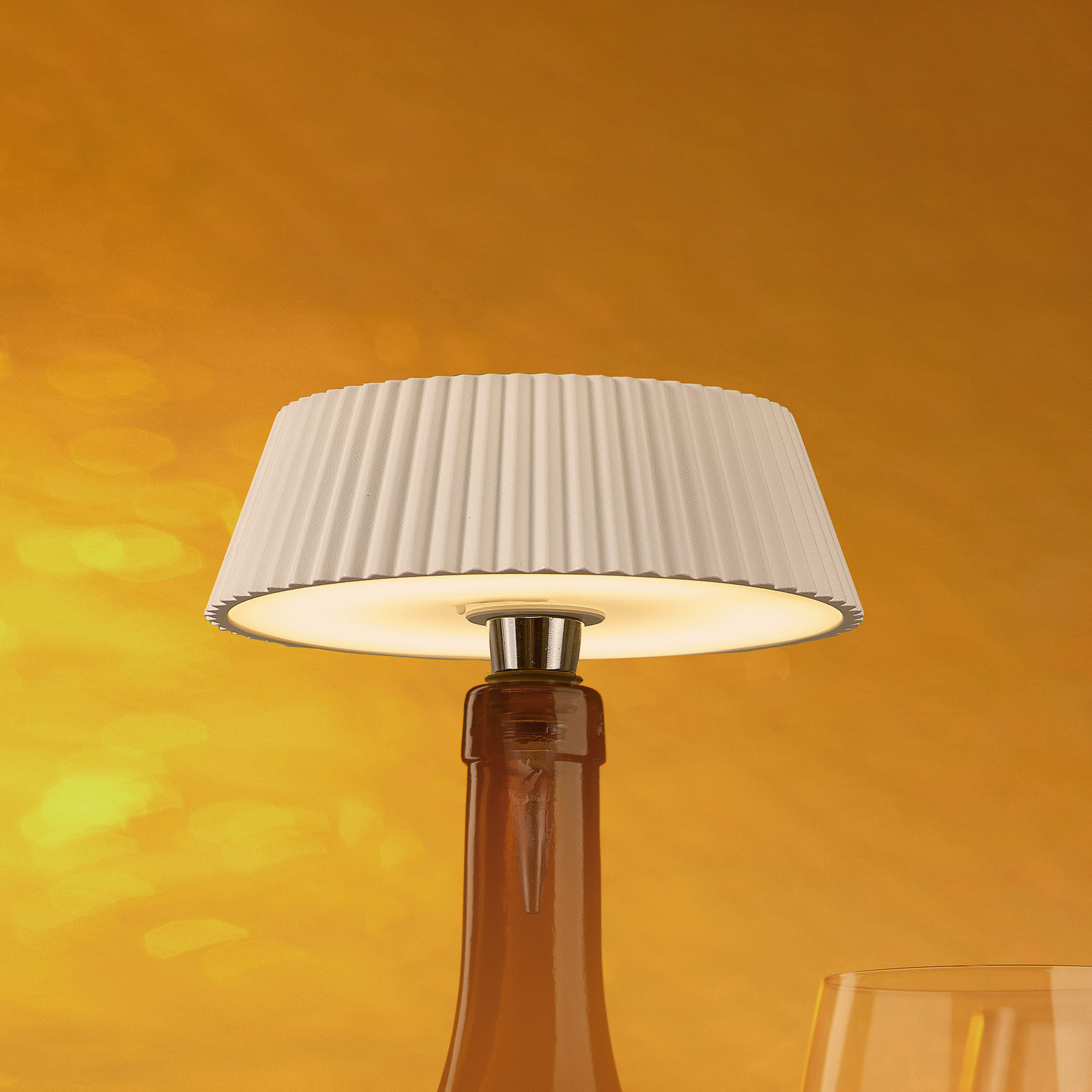 Mantra Iluminación Namizna svetilka LED Relax, bela, s steklenico, z baterijo za polnjenje - Aluminij