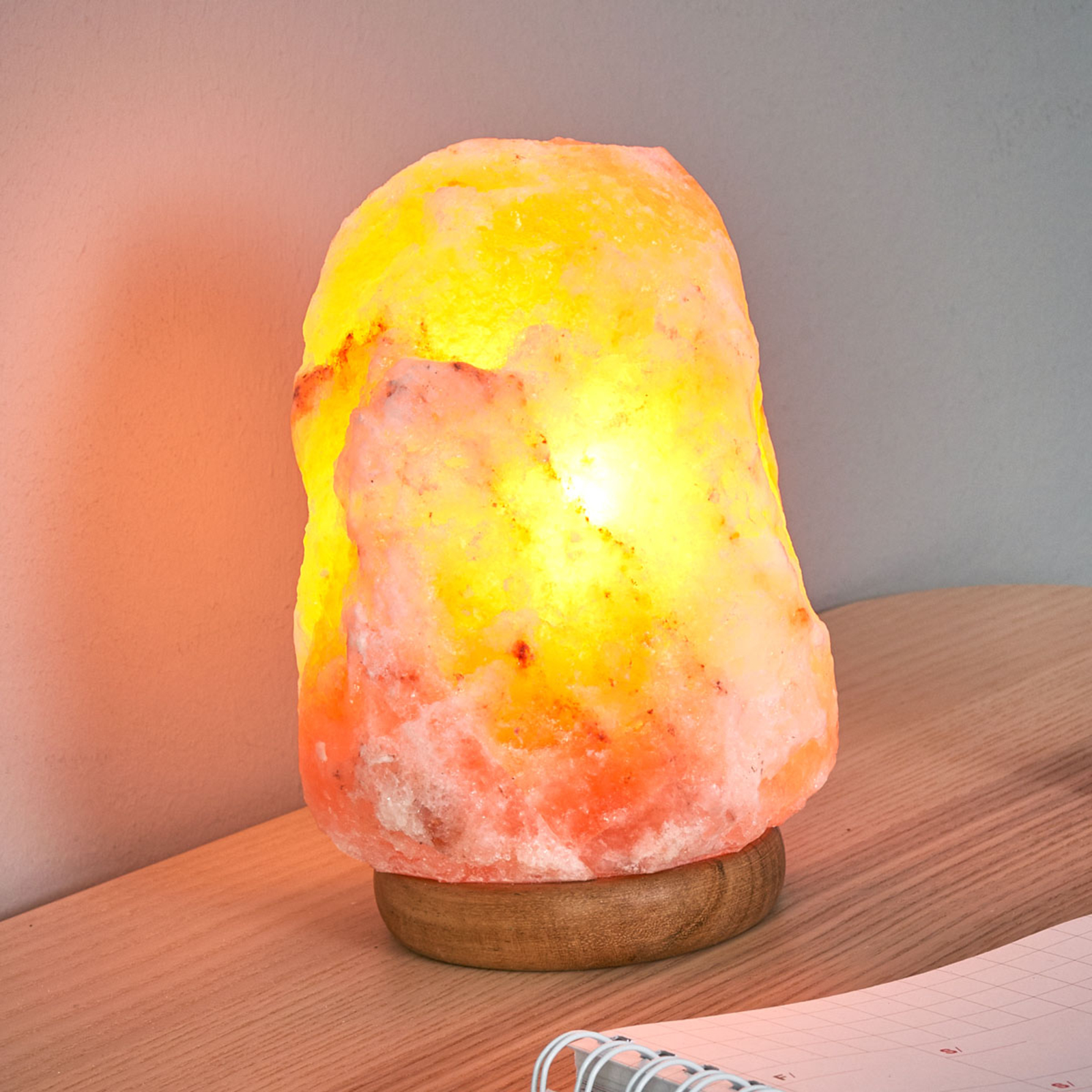 ROCK salt lamp emits feel-good lighting