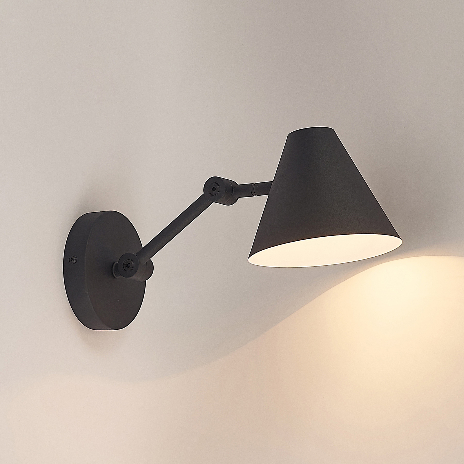 Lucande Phina nástěnné světlo, vysouvací, 35,6 cm