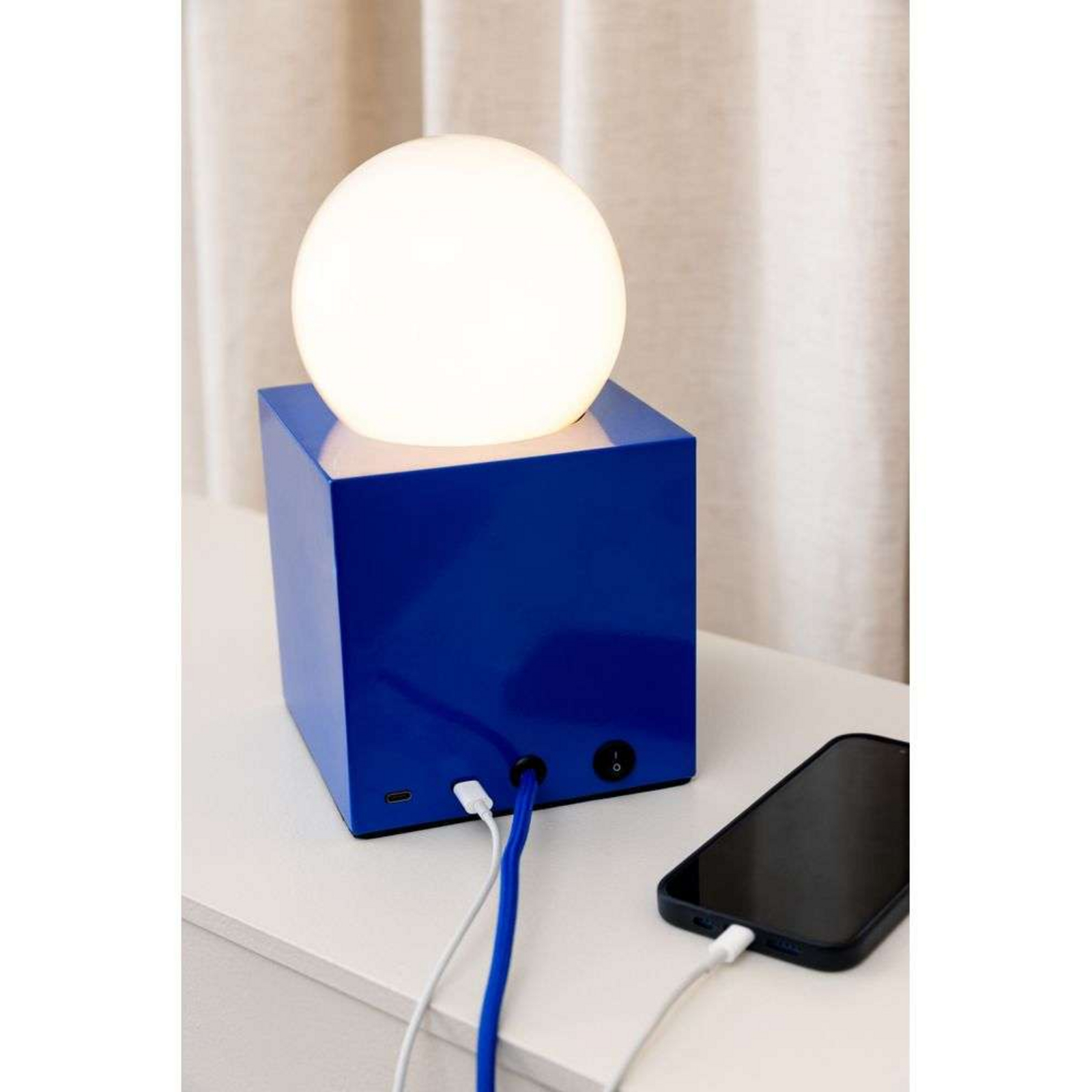 Bob Bordslampa Blue - Globen Lighting