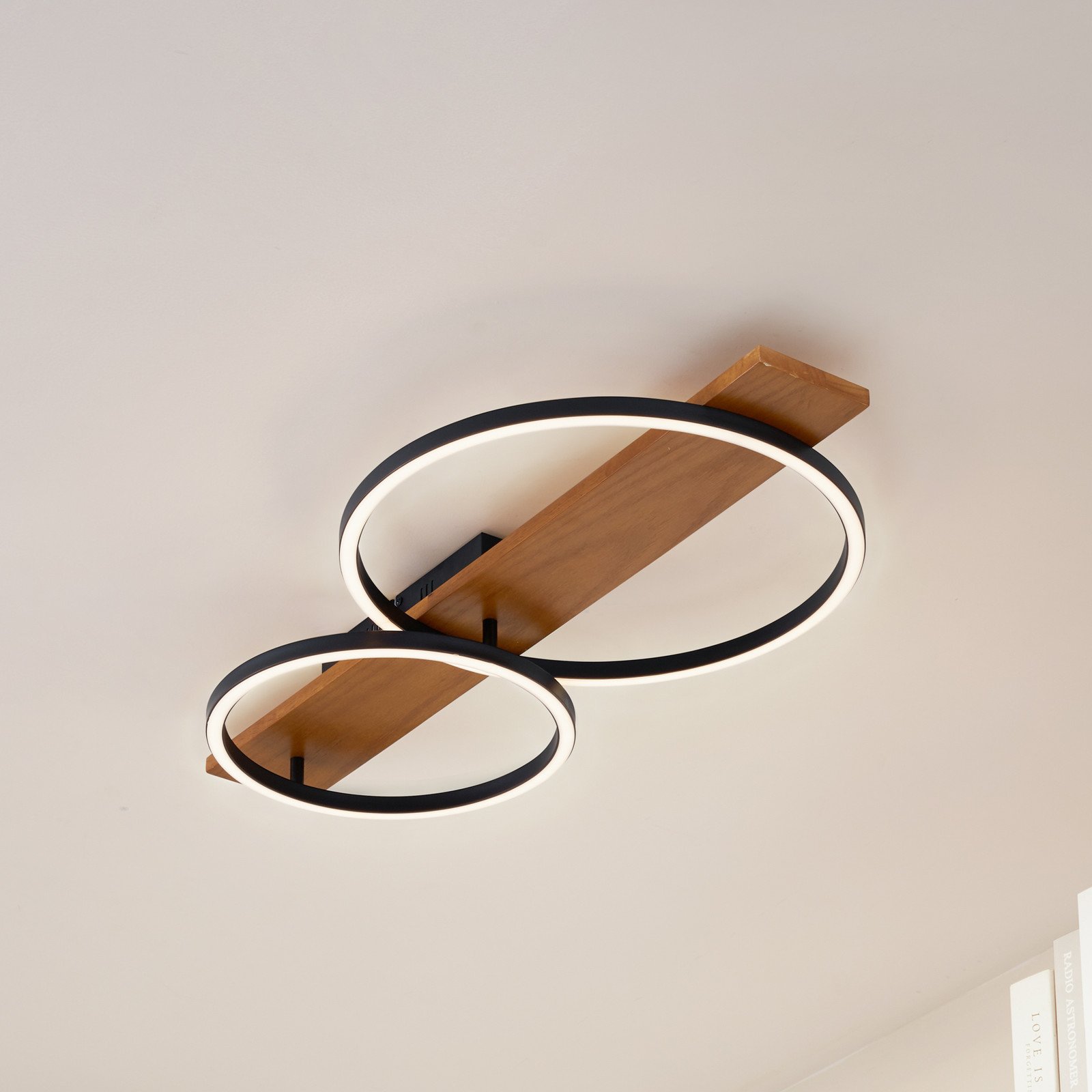 Lindby plafonieră LED Galad negru lemn 2 becuri 75 cm - Camera de zi / sufragerie - modern - lemn deschis alb negru