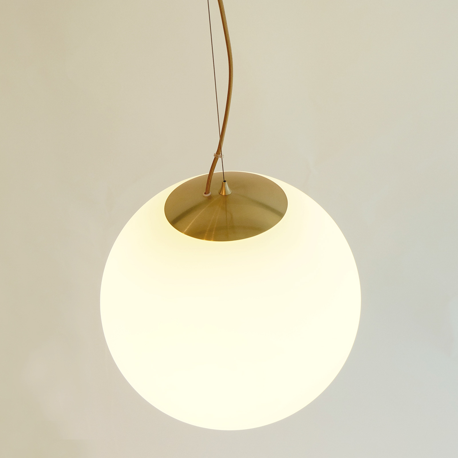 Innermost Drop függő lámpa, sárgaréz, Ø 40 cm