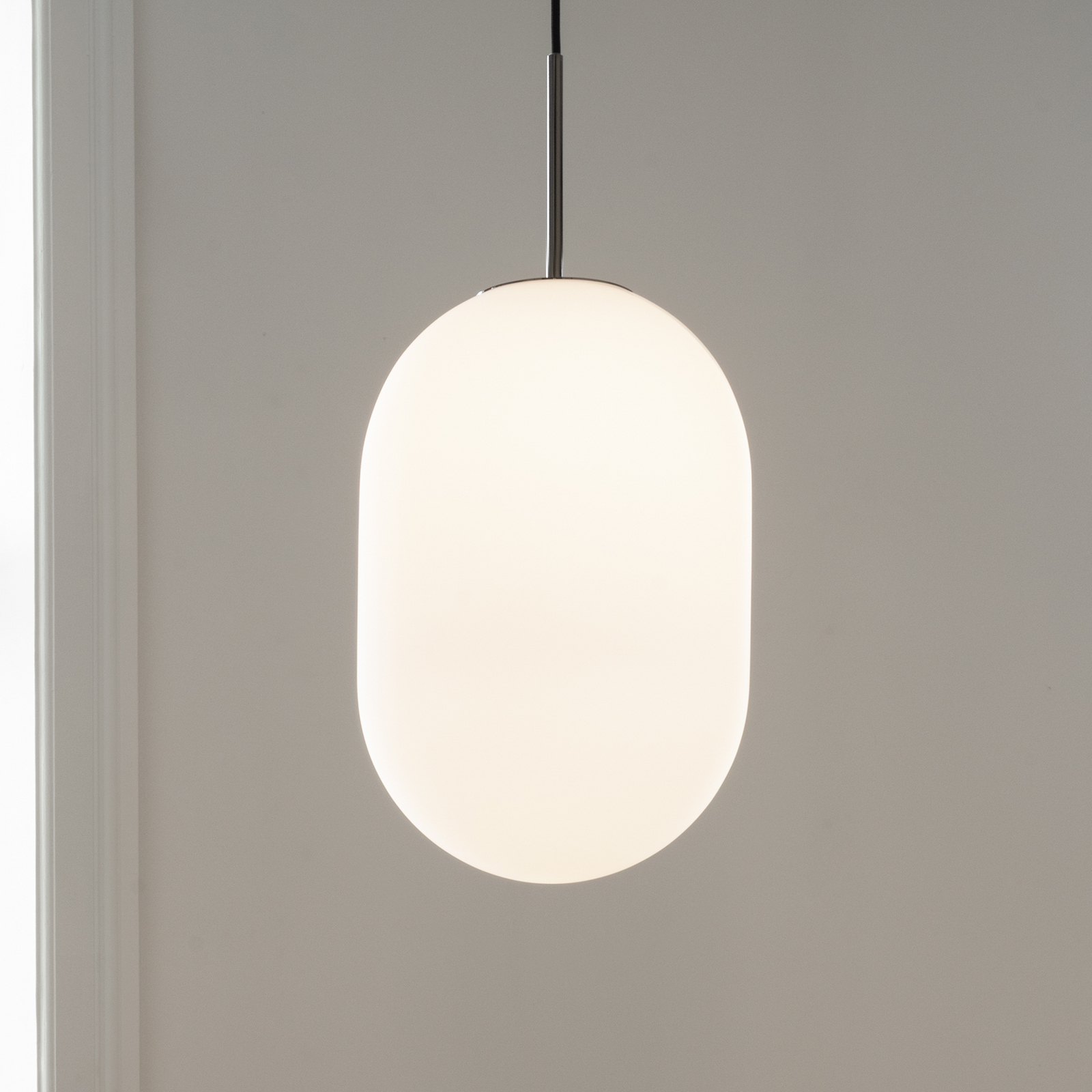 Noor Hängeleuchte, Ø 24 cm, opal/schwarz, Glas - Watt & Veke