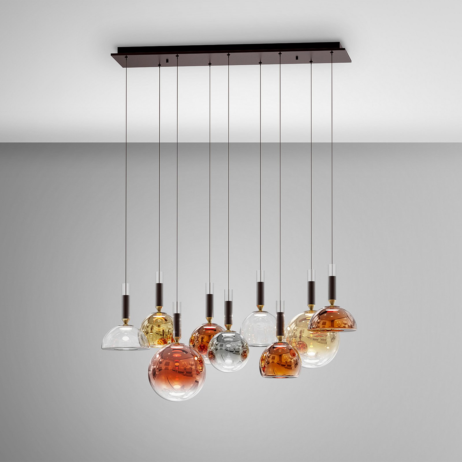Charlize II 9 lukturu LED piekaramā lampa, triac-dim, četru krāsu stikls
