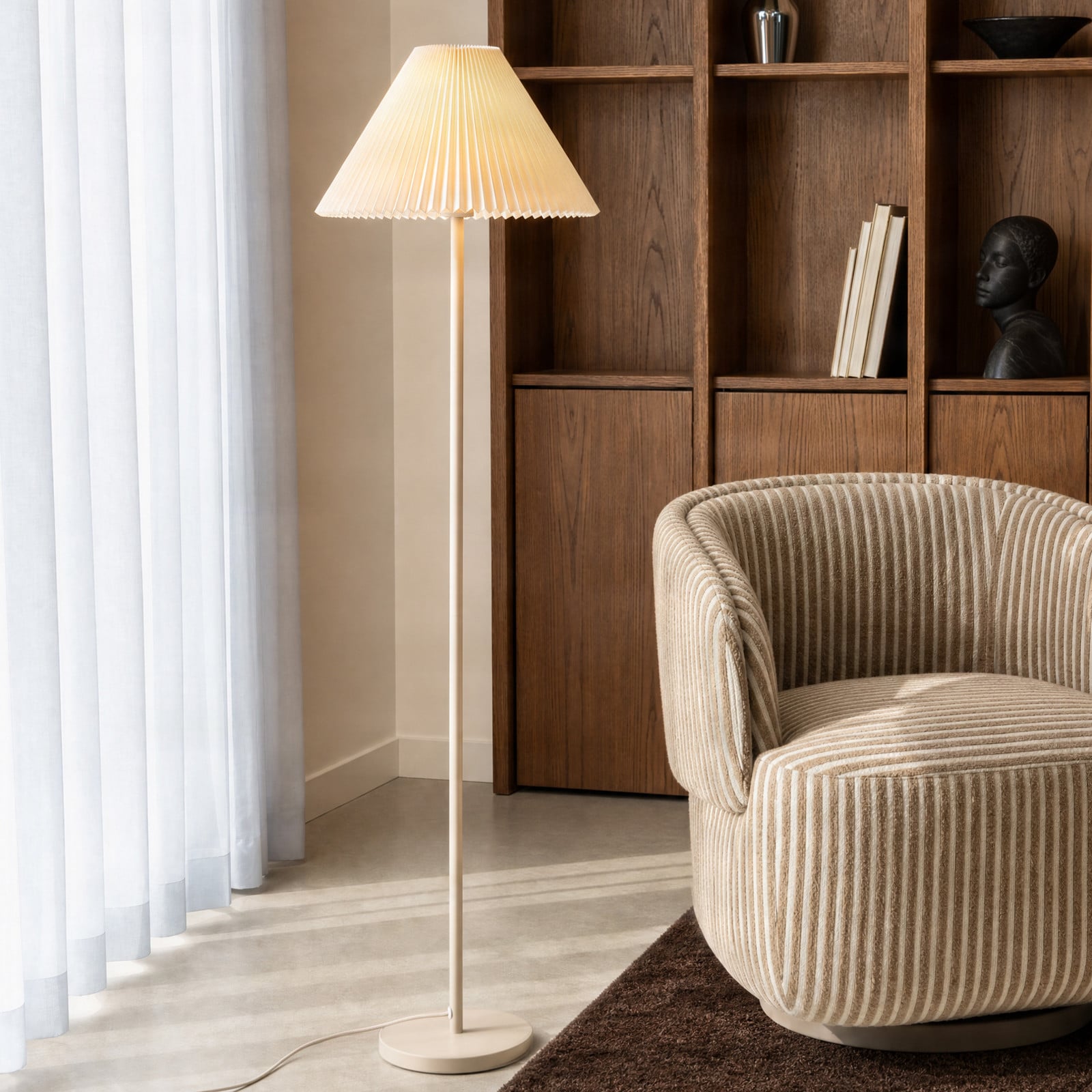 Percy golvlampa, höjd 155 cm, beige, linne – Nola - Vardagsrum - Modern - Tyg / textil - Med lampskärm