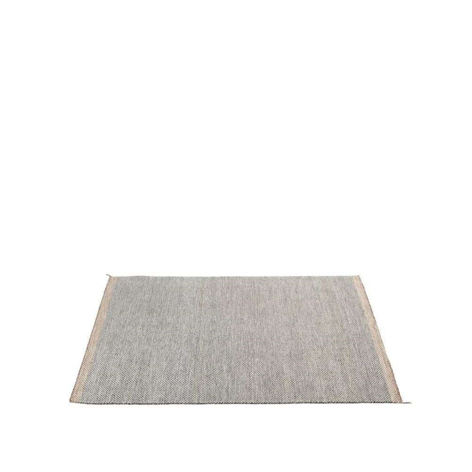 Ply Rug 170x240 Black-White - Muuto