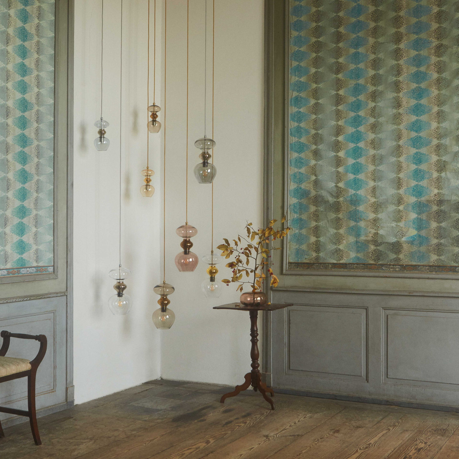 EBB & FLOW pendellampa Futura M, brun, glas, Ø 18 cm, E27