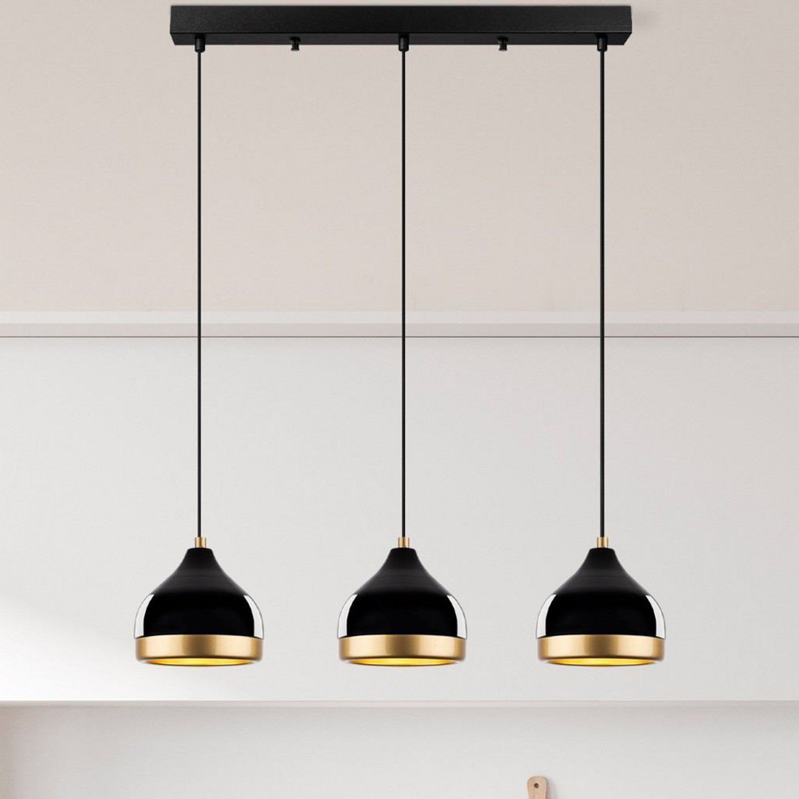 Hängeleuchte Yildo, linear, 3-flammig, schwarz/gold, Metall