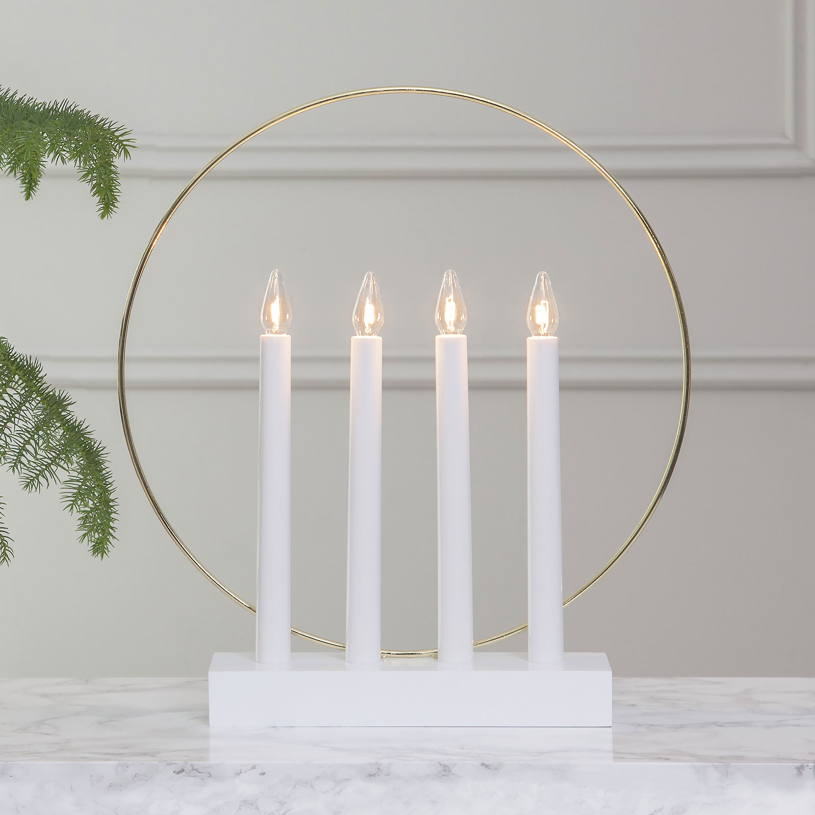 Glossy window candleholder with metal ring 4-bulb