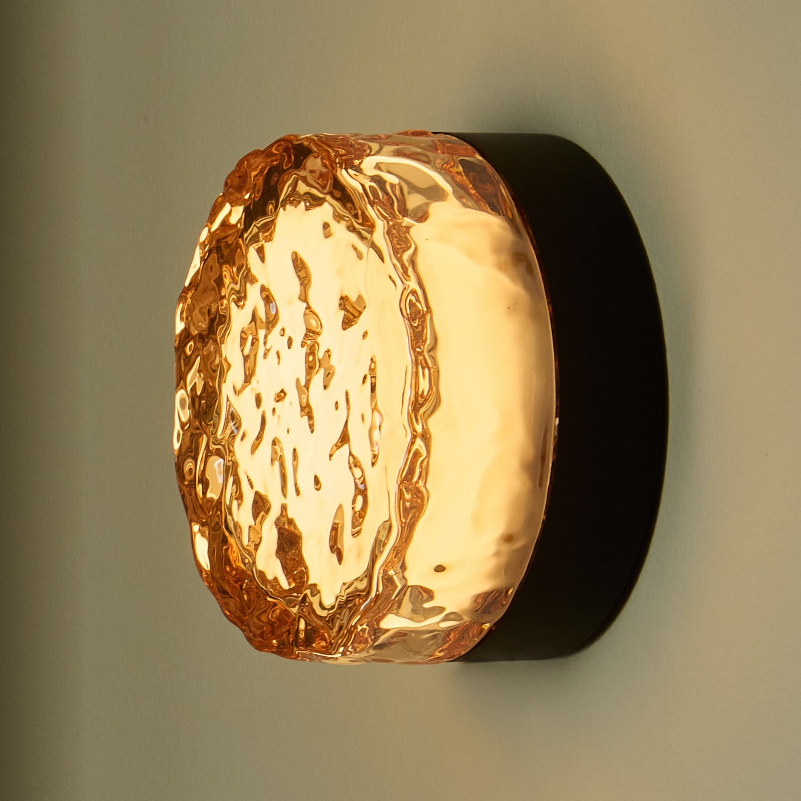 Otto Ice LED-taklampa, bärnstensfärgad, Ø13 cm, CCT, IP65 – LOOM DESIGN - Kök - Modern - Plast - Med en ljuskälla